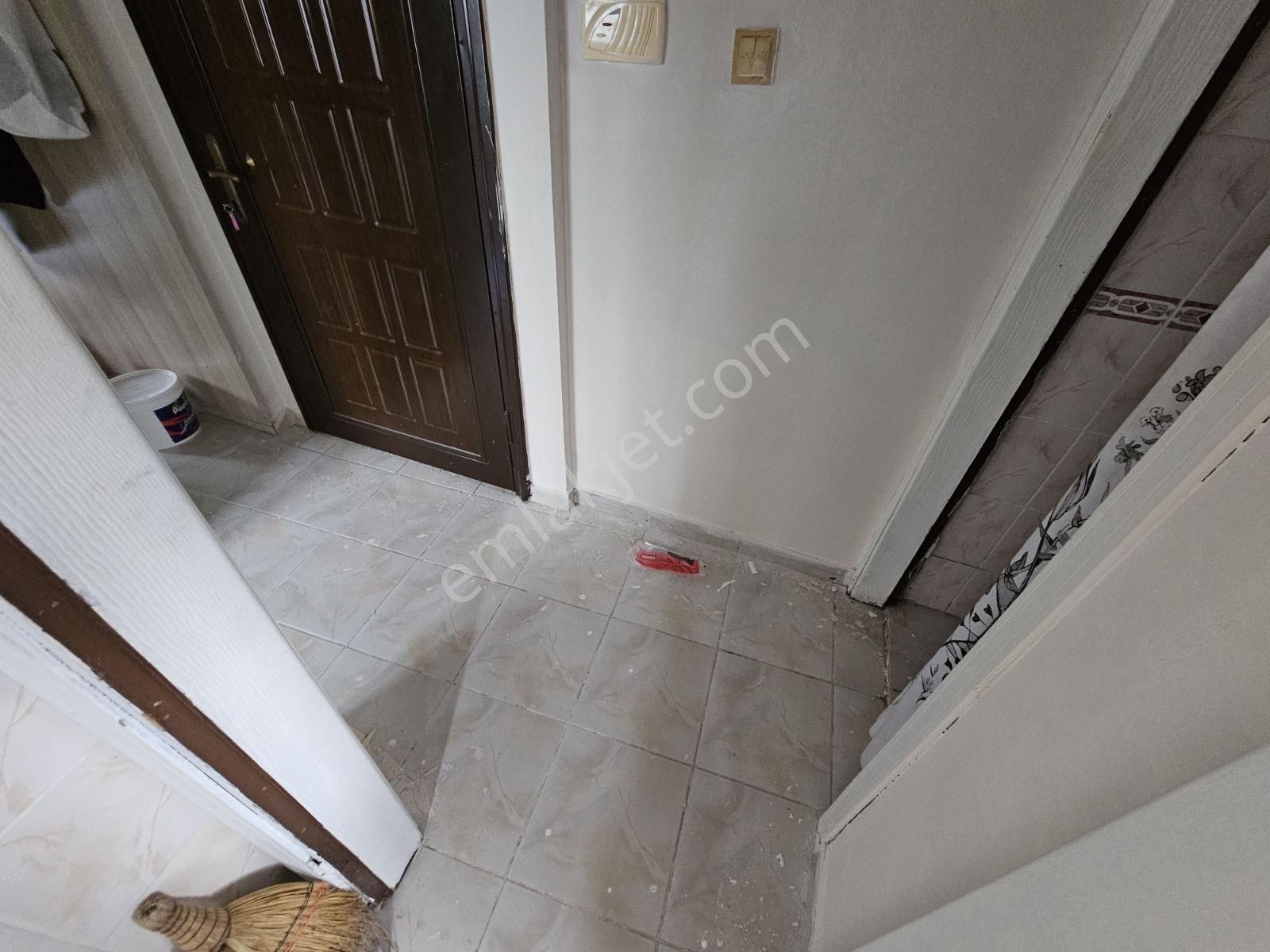 Kocamustafapaşa 2.ara Kat 80mk 2+1kombili Boya Badanalı 30.000tl - Görsel 11
