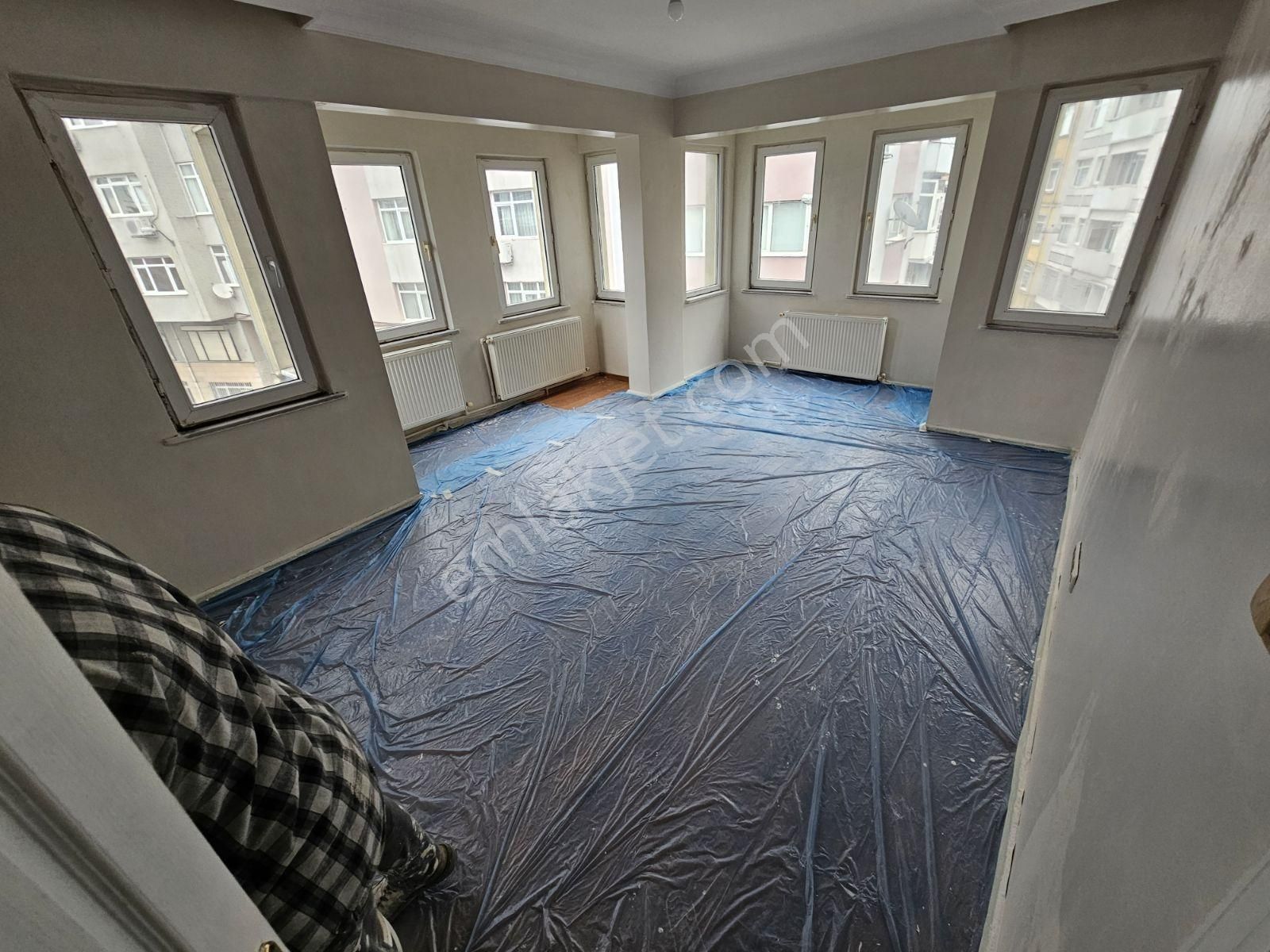 Kocamustafapaşa 2.ara Kat 80mk 2+1kombili Boya Badanalı 30.000tl