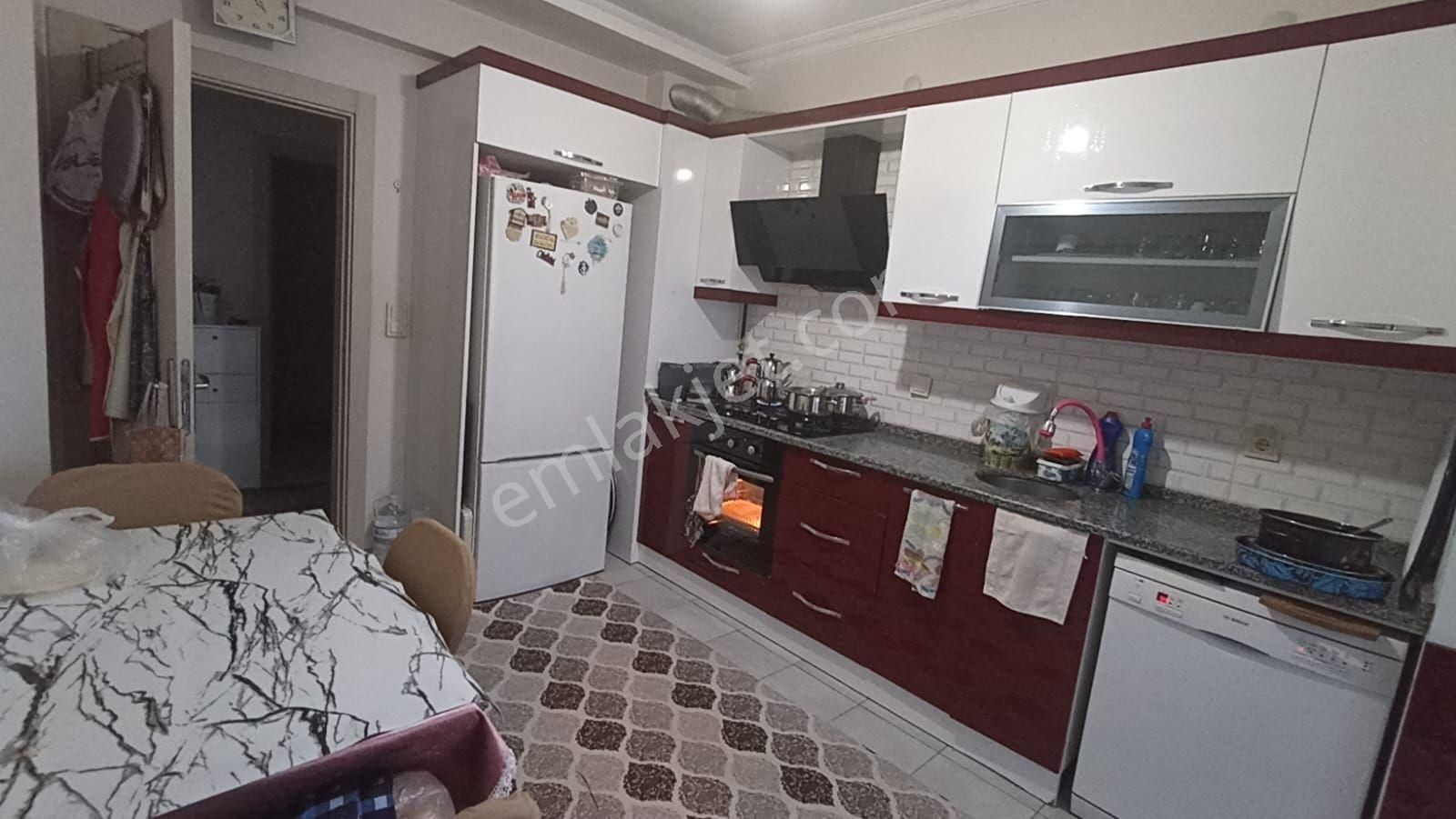 Emin Gyo’dan Ulubatlıhasan’da Satılık Geniş 3+1 Daire