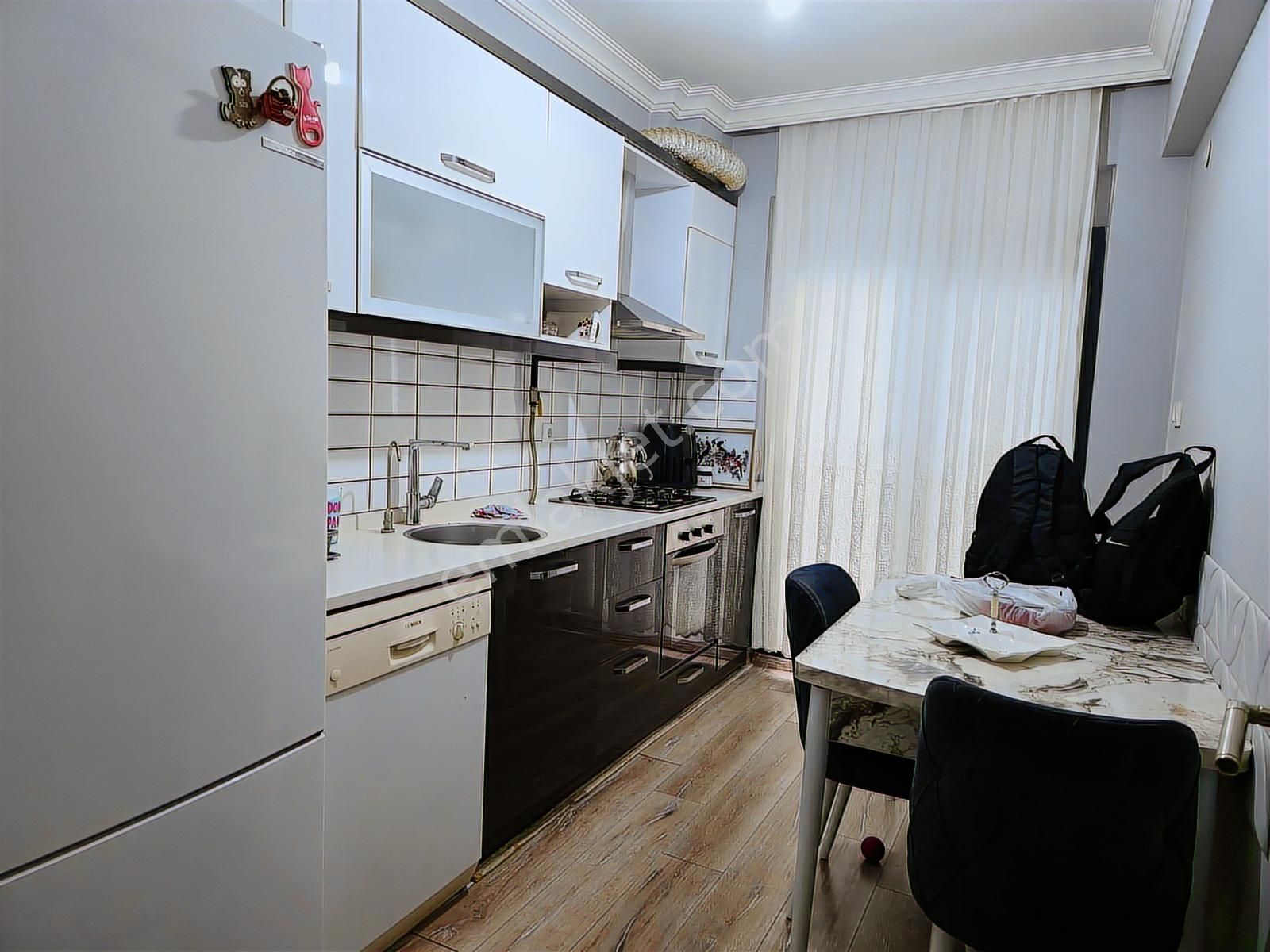 Çiğli Yeni Mahallede 2+1 Satılık Daire Kapalı Mutfak - Görsel 9