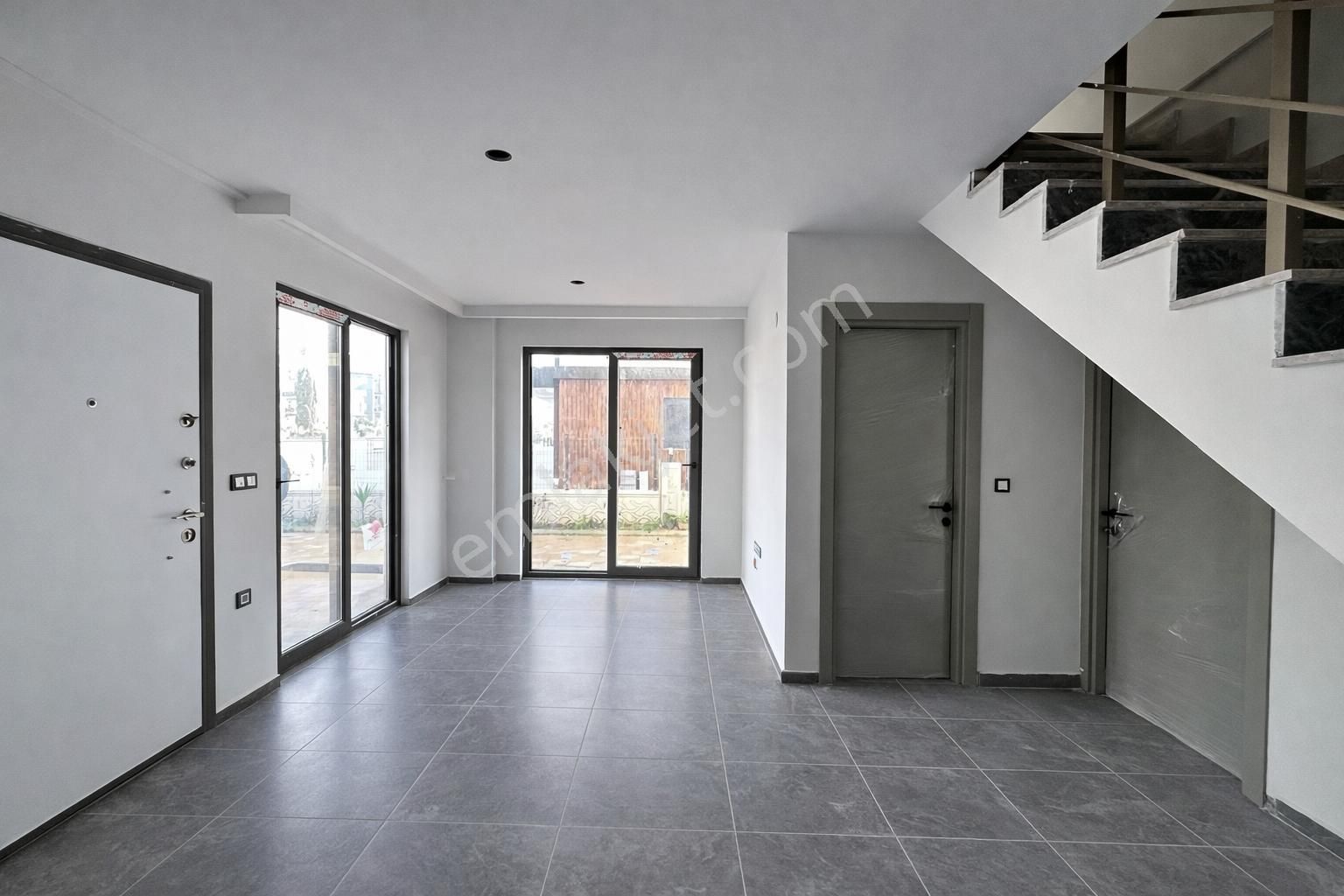 Altınovada 2+1 Bahçe Dubleks Keyıflı Daıre - Görsel 4