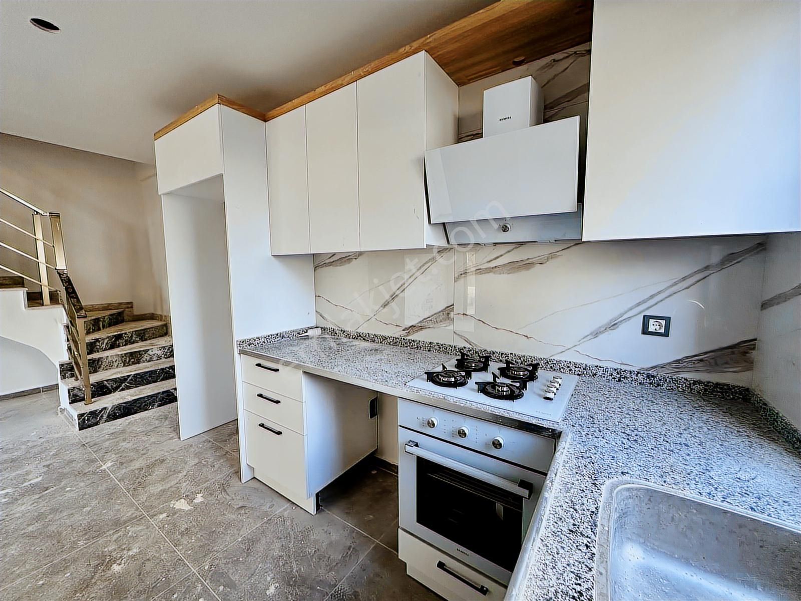 Altınovada 2+1 Bahçe Dubleks Keyıflı Daıre - Görsel 15