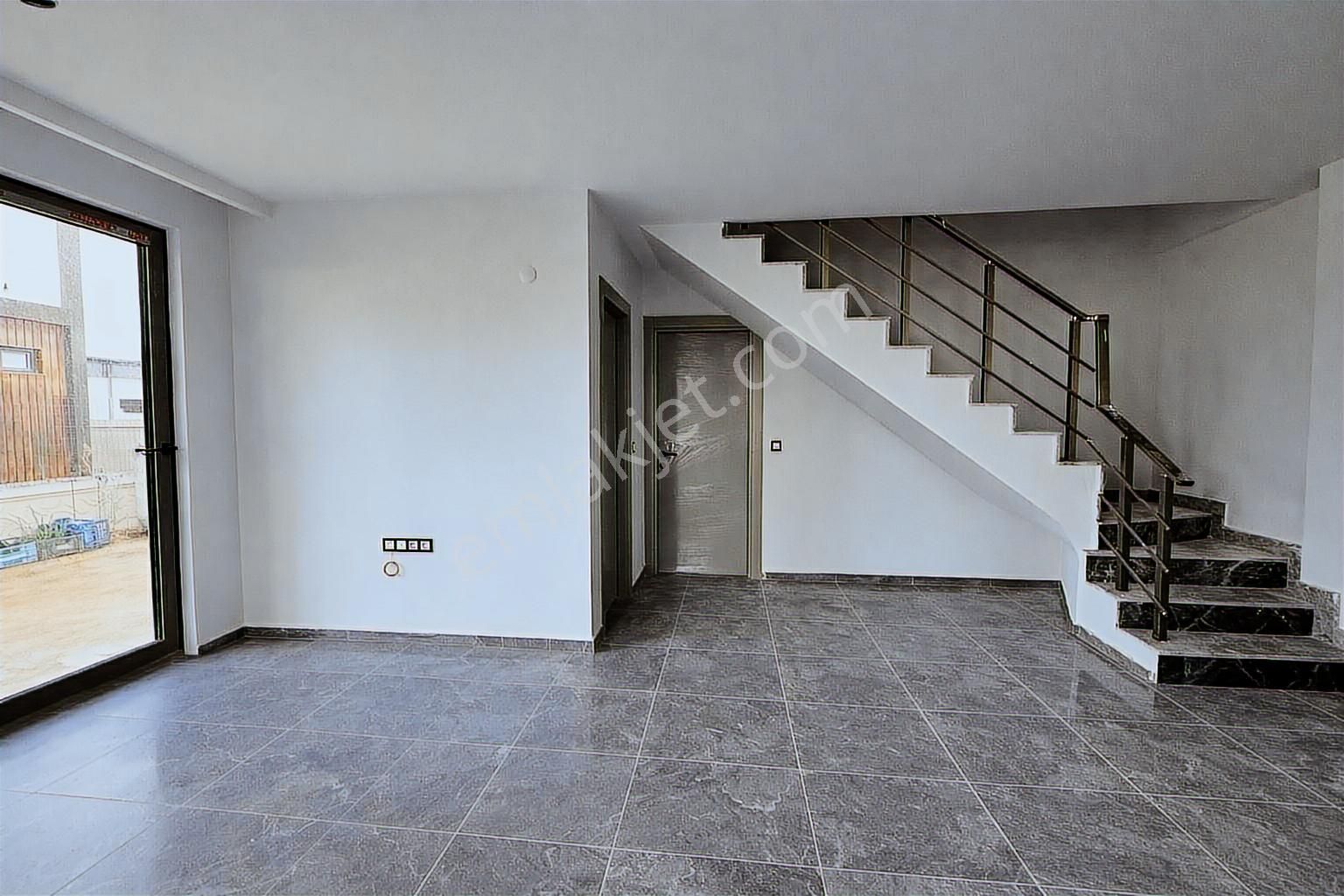 Altınovada 2+1 Bahçe Dubleks Keyıflı Daıre - Görsel 3