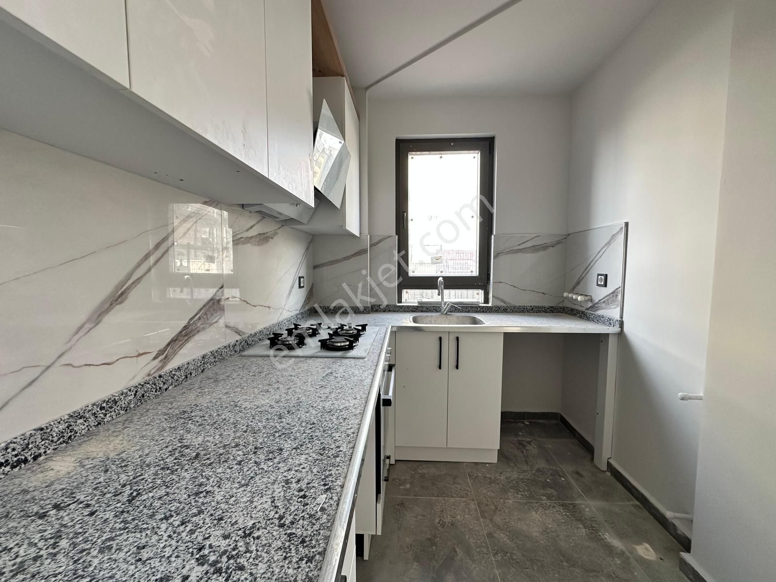 Altınovada 2+1 Bahçe Dubleks Keyıflı Daıre - Görsel 11