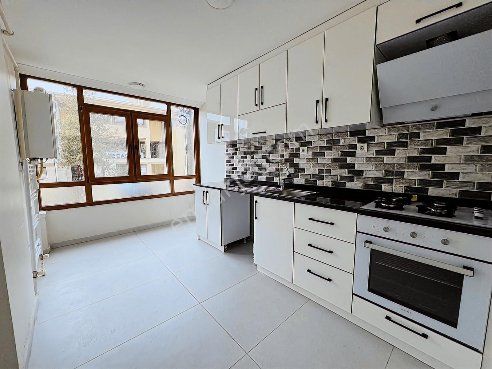 Engin Emlak'tan Protokol Yol'u Yakını Masrafsız G.d Cephe 3+1