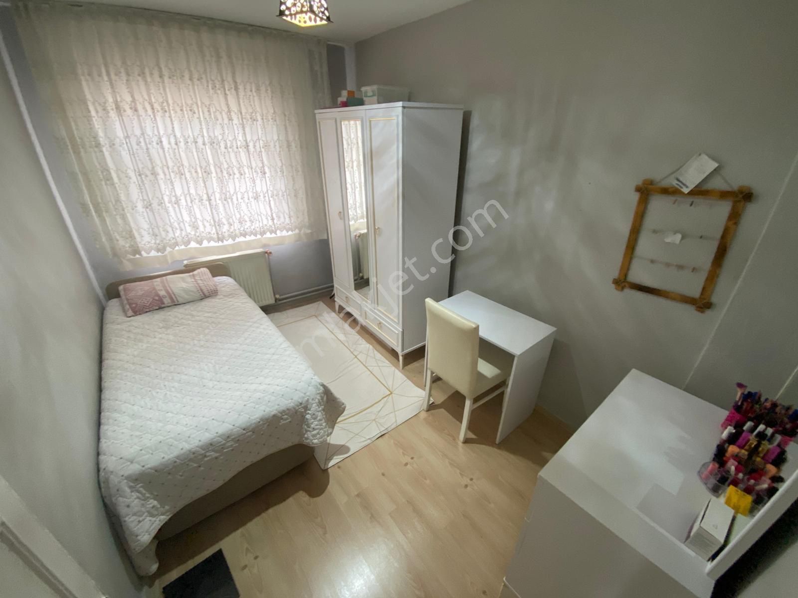 Sahibinden Şefkat Mahallesi Üst Kat 3+1 Ön Cepheli Önü Açık Yapılı Daire - Görsel 12