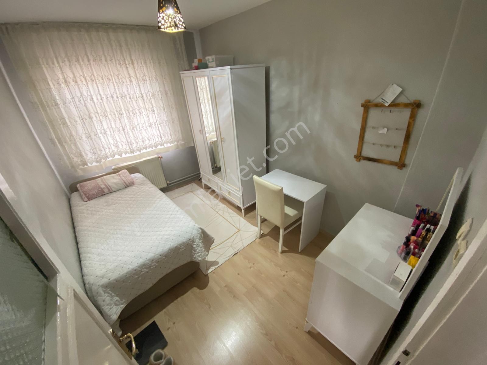 Sahibinden Şefkat Mahallesi Üst Kat 3+1 Ön Cepheli Önü Açık Yapılı Daire - Görsel 14