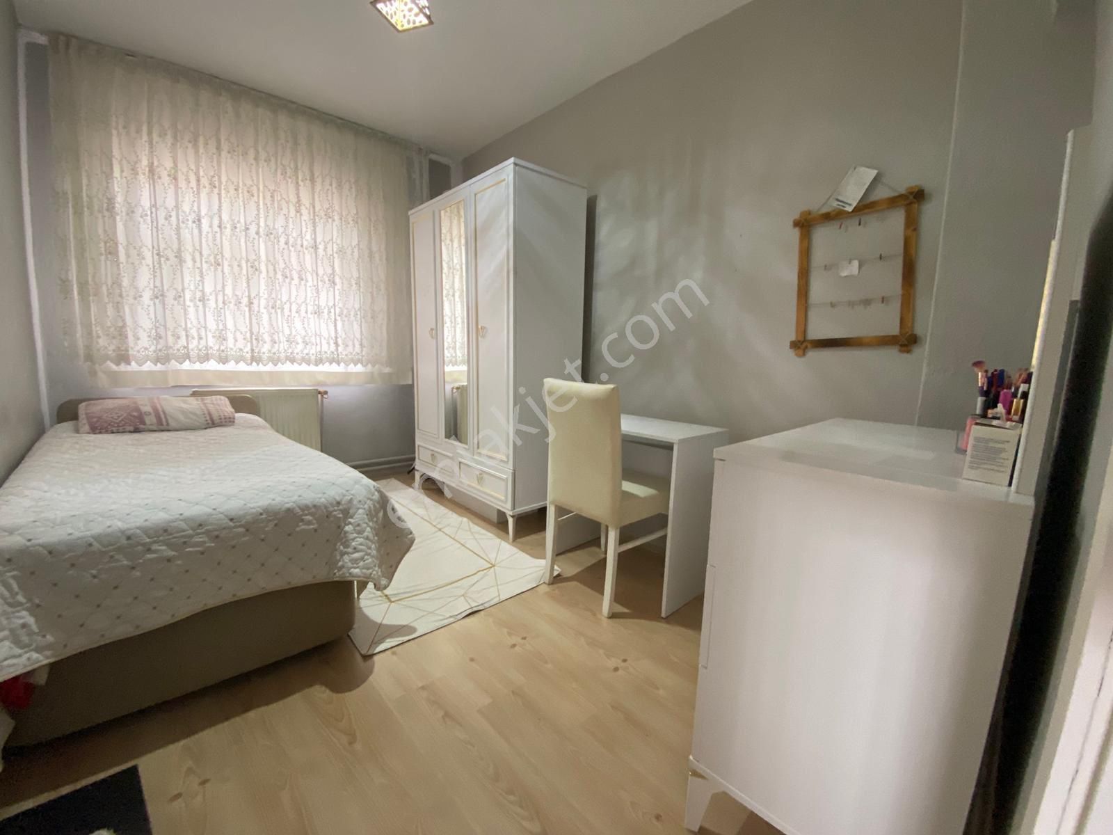 Sahibinden Şefkat Mahallesi Üst Kat 3+1 Ön Cepheli Önü Açık Yapılı Daire - Görsel 15