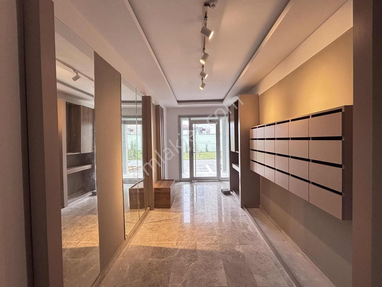 Fa Özbir'den 7/24 Güvenlikli Site İçi Muazzam Mutfaklı Lüx 2+1