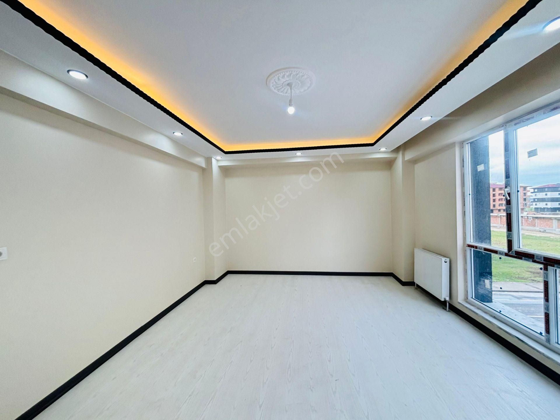 Güven'den Çerkezköy'de Servis Durakları Yanı Ön Cephe 2+1 Daire - Görsel 2