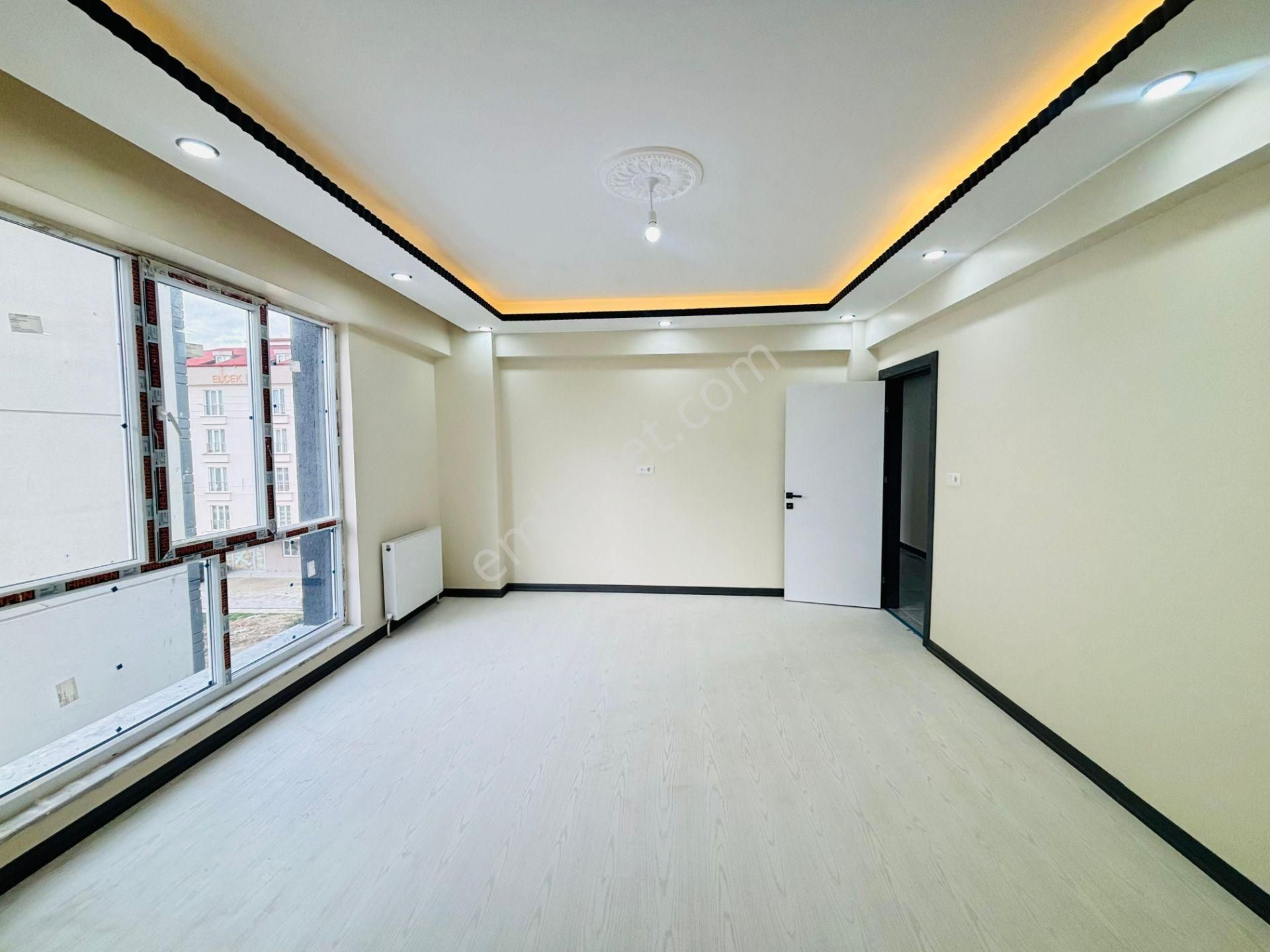 Güven'den Çerkezköy'de Servis Durakları Yanı Ön Cephe 2+1 Daire