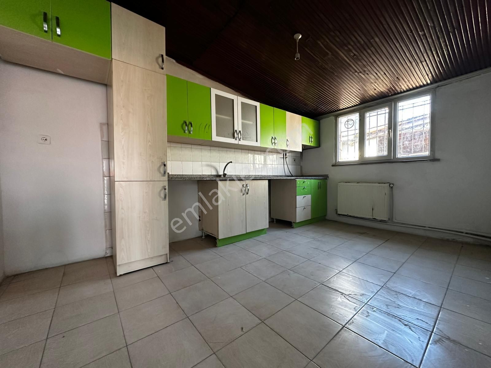 Fatih Mah Türkiye Emlak Çatı Katı 2+1 Kiralık 120m2 Daire