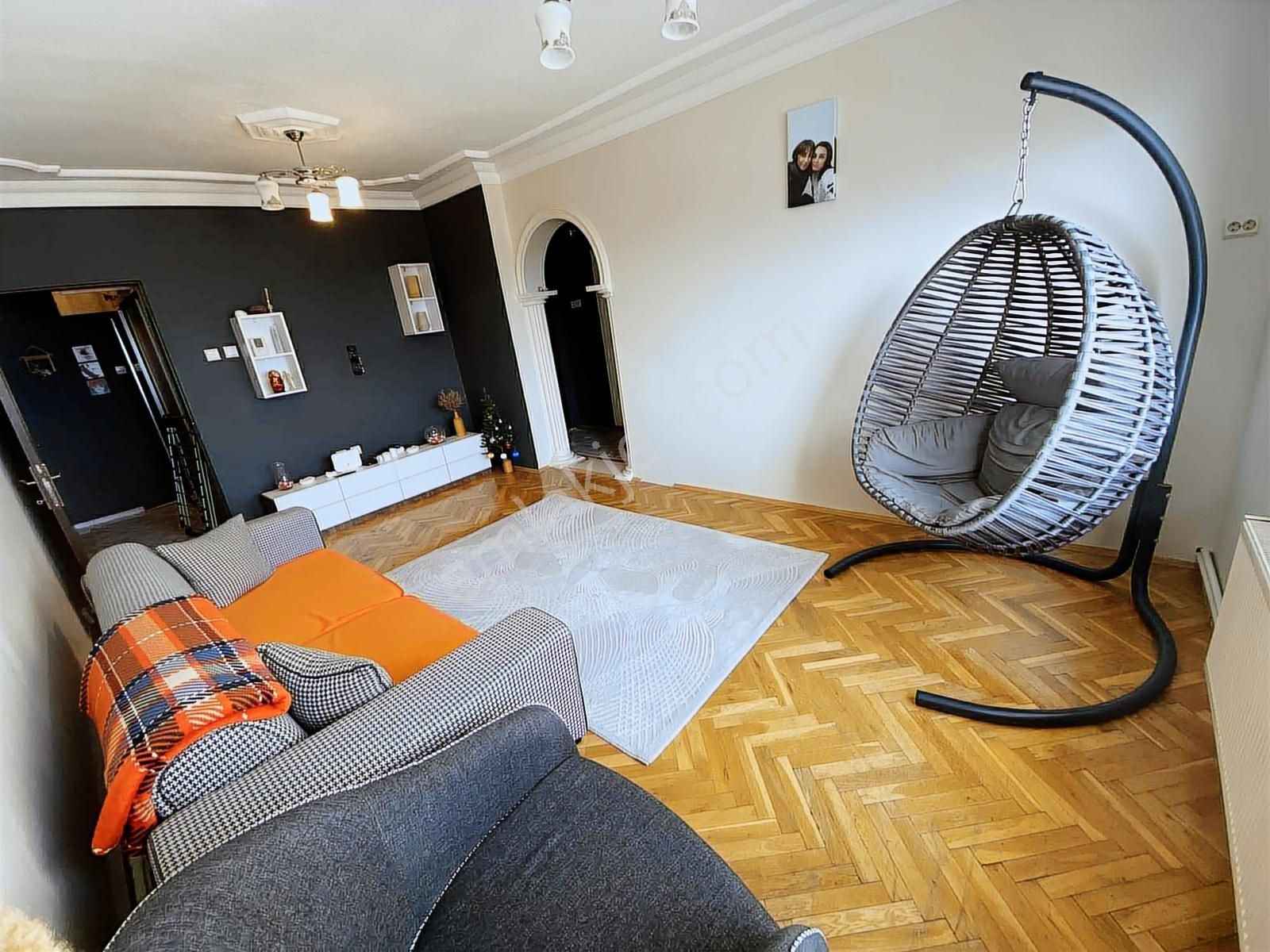 Kr Unity Den Çankaya Mah. Bakımlı Eşyalı Satılık 2+1 Daire