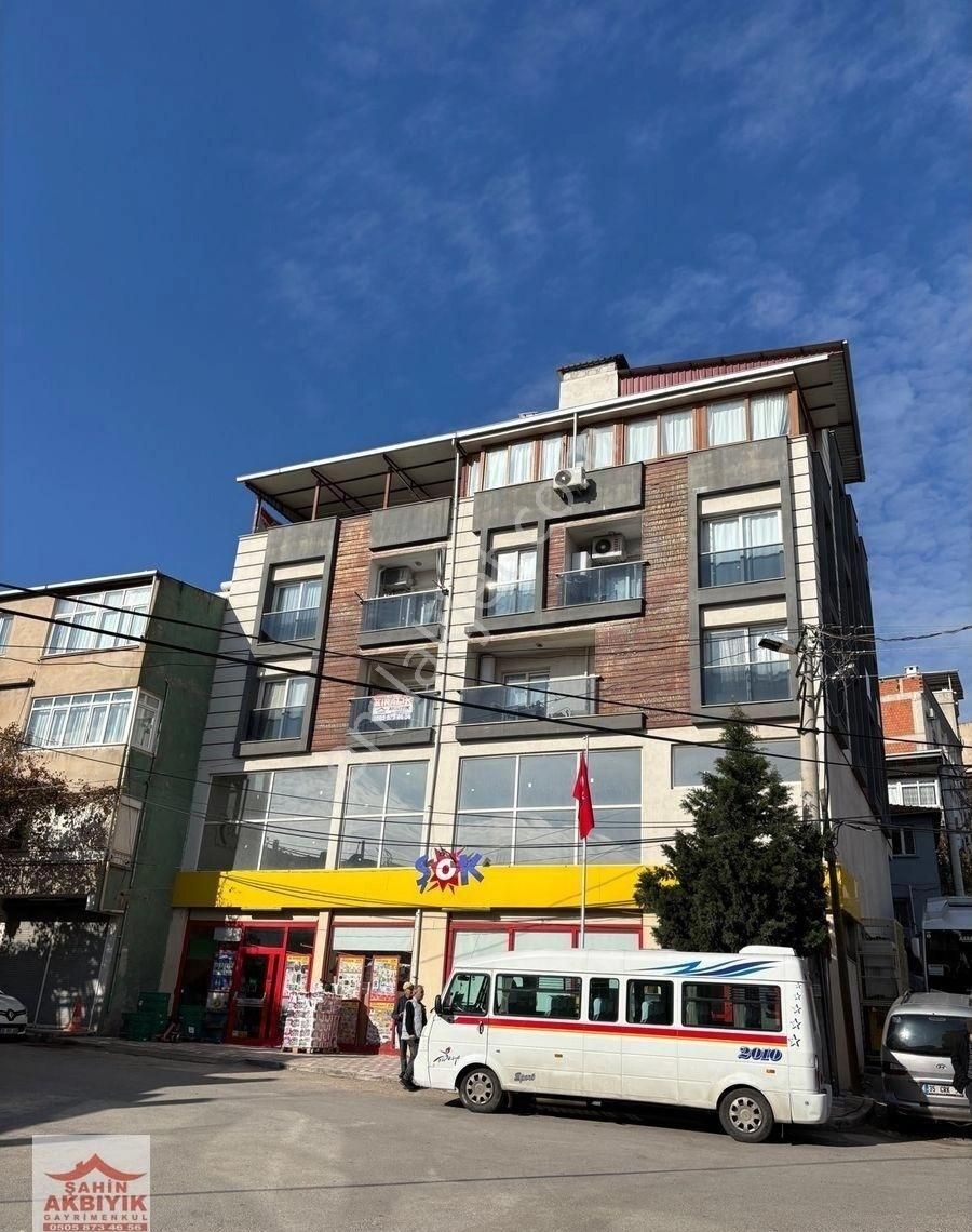 Bayraklı Şehir Hastanesi Yakını 2+1 Eşyalı 75m2 Açık Mutfak