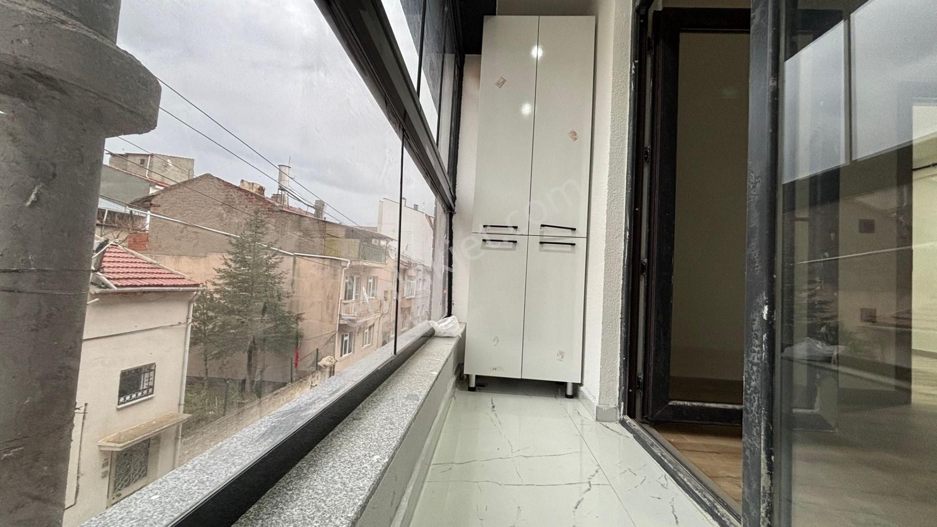 !! Recep Ümit'ten Çamlıca Mahallesinde Birlik Caddesi Yakınında Asansörlü Lüx 1+1 Daire !! Fç - Görsel 13