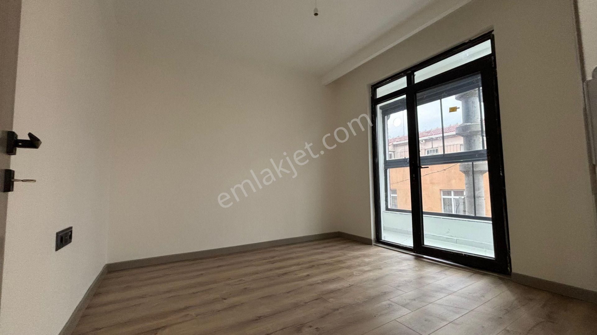 !! Recep Ümit'ten Çamlıca Mahallesinde Birlik Caddesi Yakınında Asansörlü Lüx 1+1 Daire !! Fç - Görsel 11