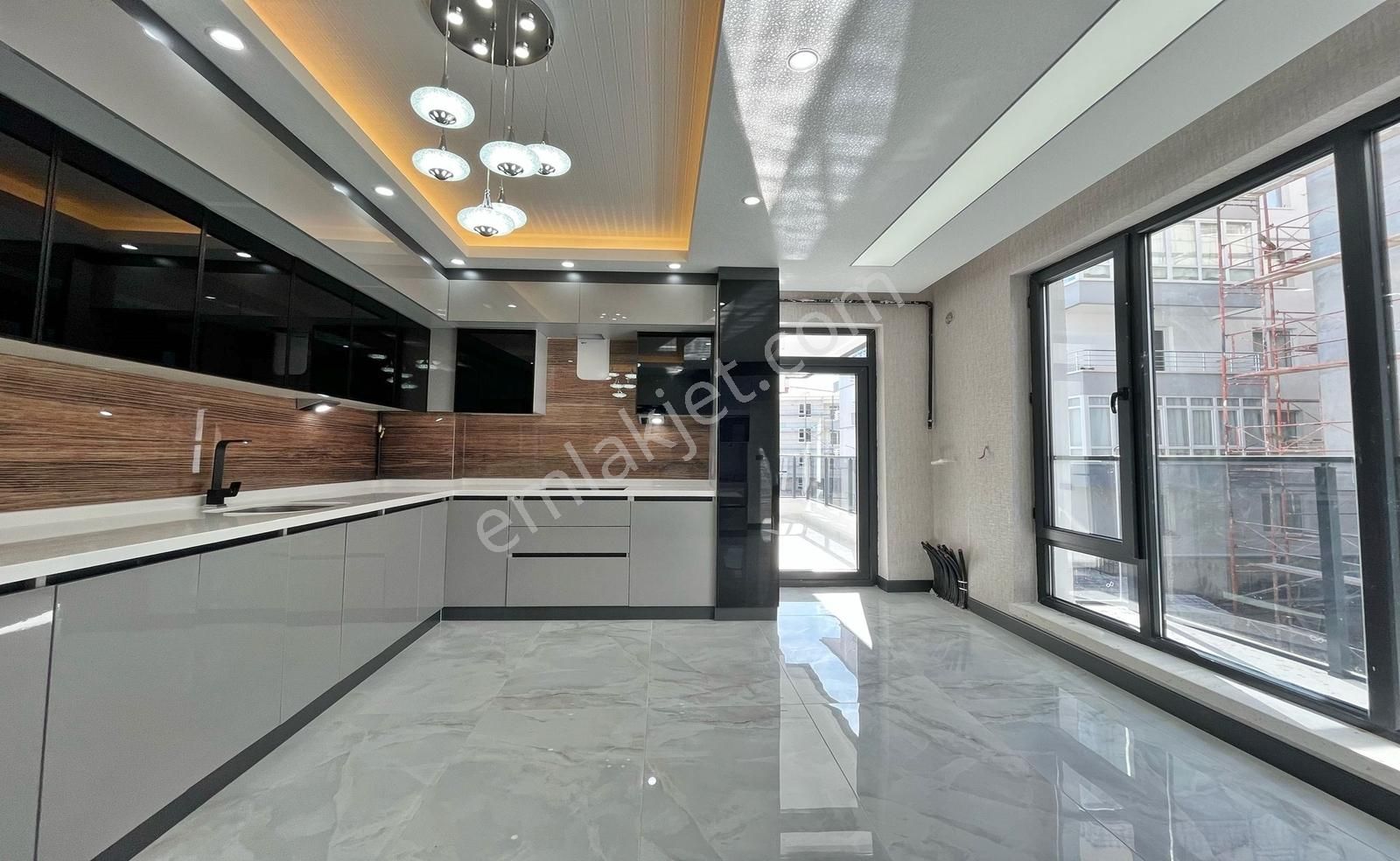 Keçiören'de Full+full Yapılı İskanlı Katta Sıfır 3+1 Daire - Görsel 18