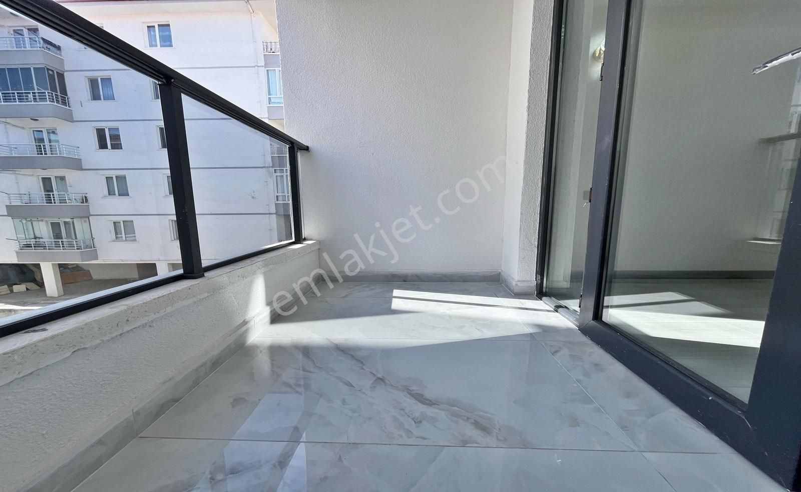 Keçiören'de Full+full Yapılı İskanlı Katta Sıfır 3+1 Daire - Görsel 17