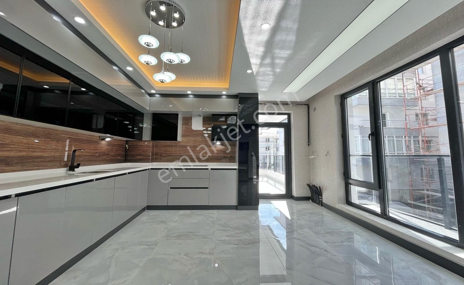 Keçiören'de Full+full Yapılı İskanlı Katta Sıfır 3+1 Daire - Görsel 19