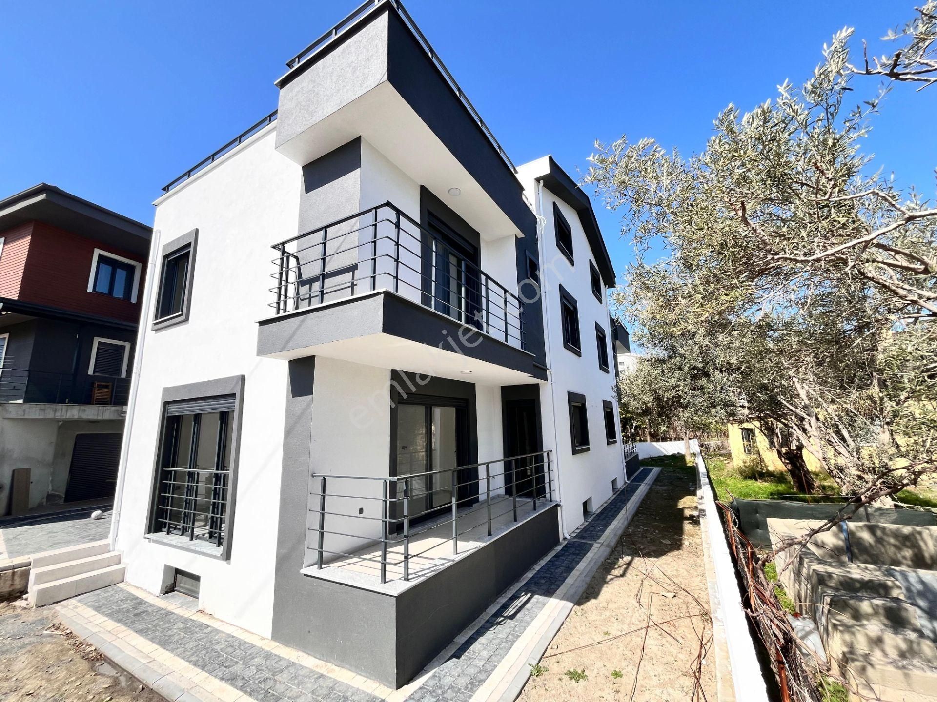 Sadece Parstan Zeytinlide Çay Manzaralı Lüks Satılık 4+1 Villa - Görsel 20