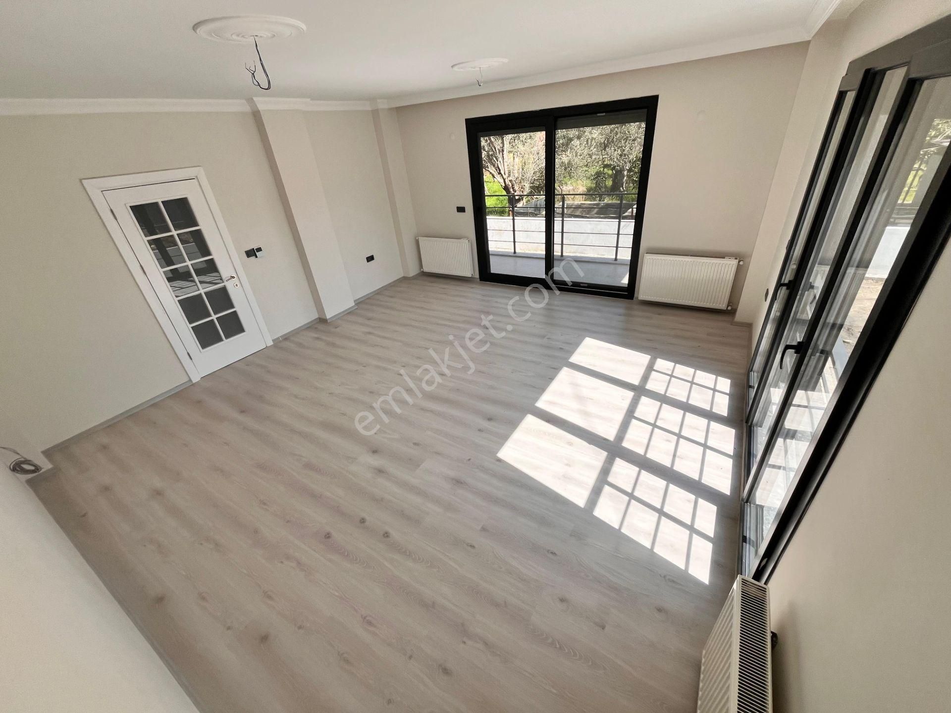 Sadece Parstan Zeytinlide Çay Manzaralı Lüks Satılık 4+1 Villa - Görsel 10