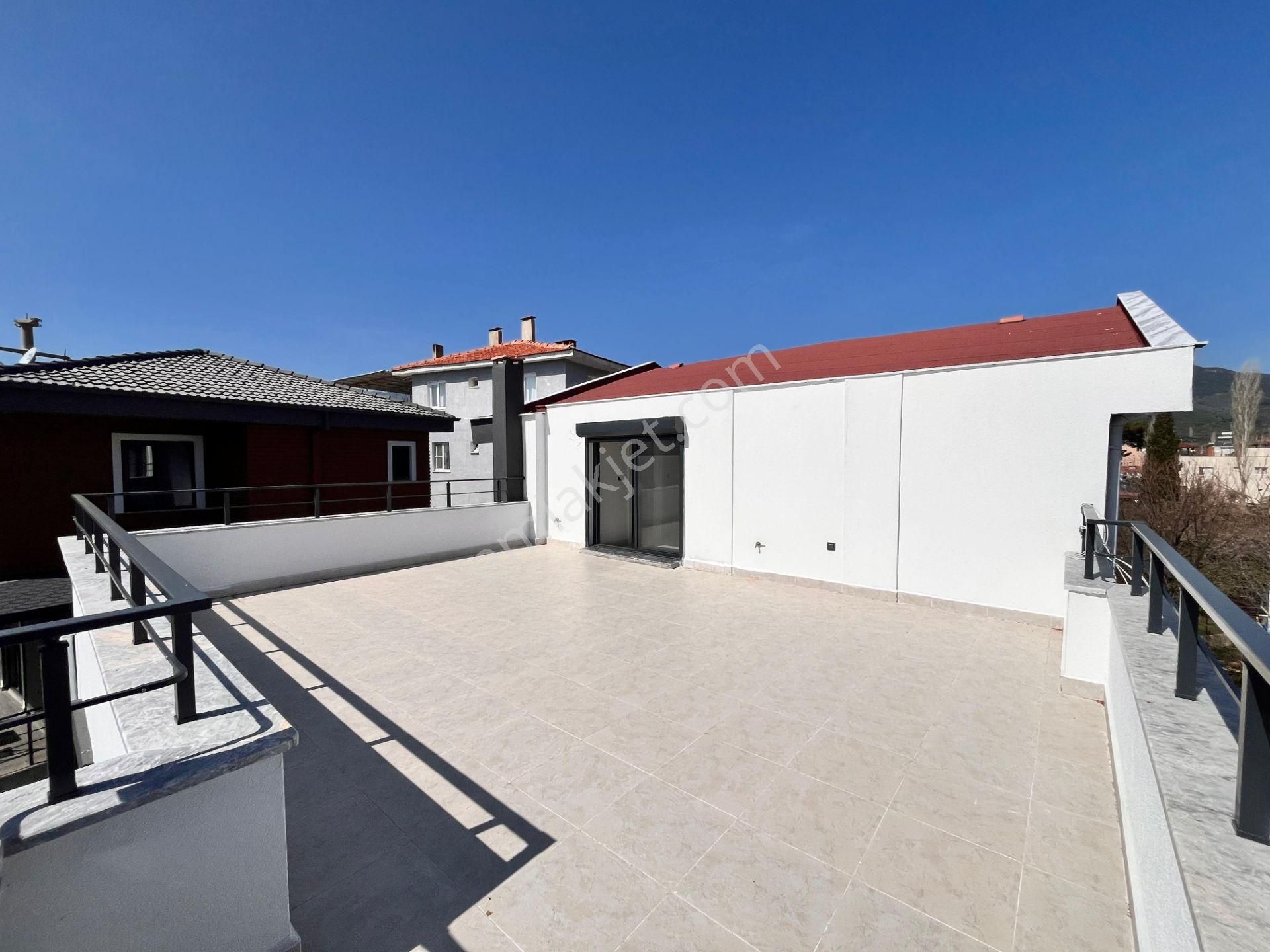 Sadece Parstan Zeytinlide Çay Manzaralı Lüks Satılık 4+1 Villa - Görsel 28