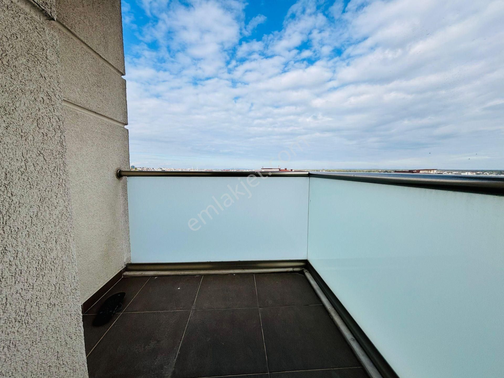 Güven'den İstasyonda Butik Sitede Hızlı Trene Yakın 3+1 Daire - Görsel 8