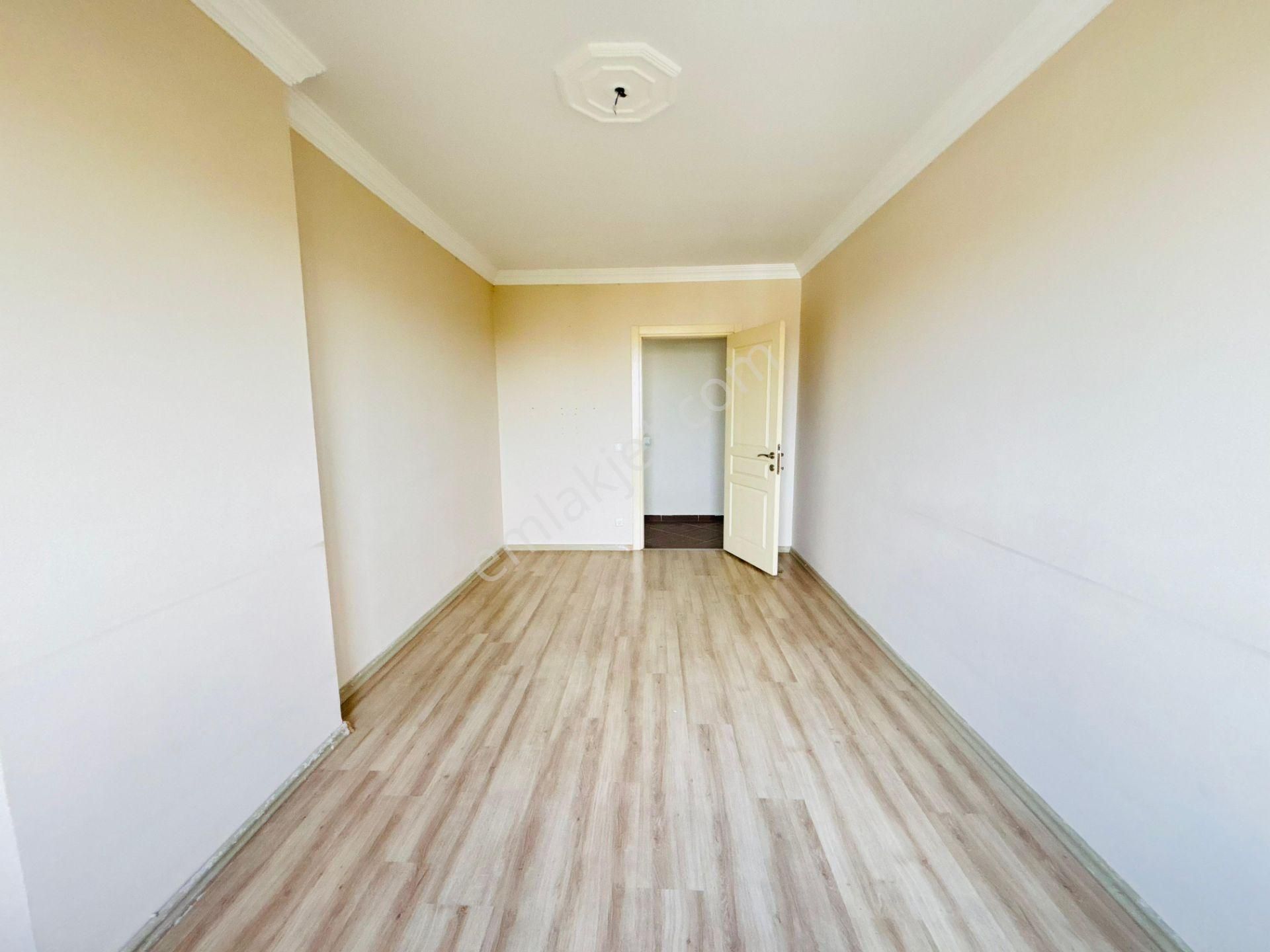 Güven'den İstasyonda Butik Sitede Hızlı Trene Yakın 3+1 Daire - Görsel 15