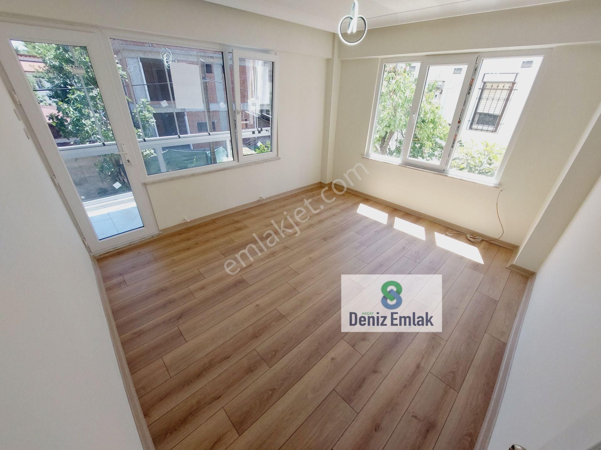 Denizden Akçay Yenimahallede Arakat Masrafsız Satılık 3+1 Daire. - Görsel 15