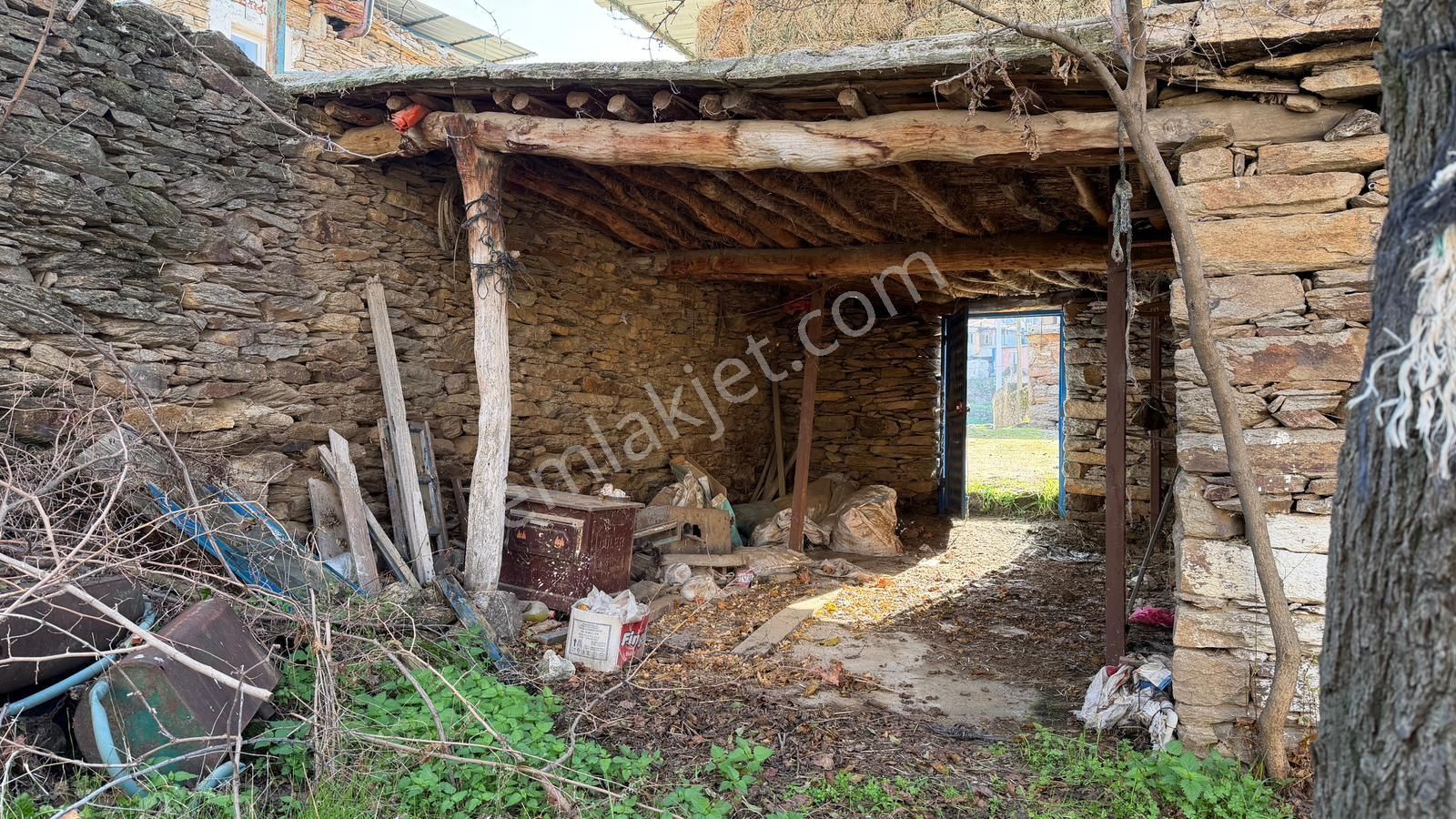 457 M² Arsa İçerisinde Kagir Ev + Ahır + Avlulu Yaşam - Görsel 7