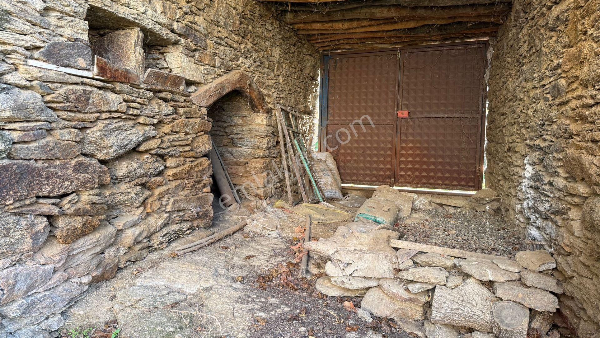 457 M² Arsa İçerisinde Kagir Ev + Ahır + Avlulu Yaşam - Görsel 35