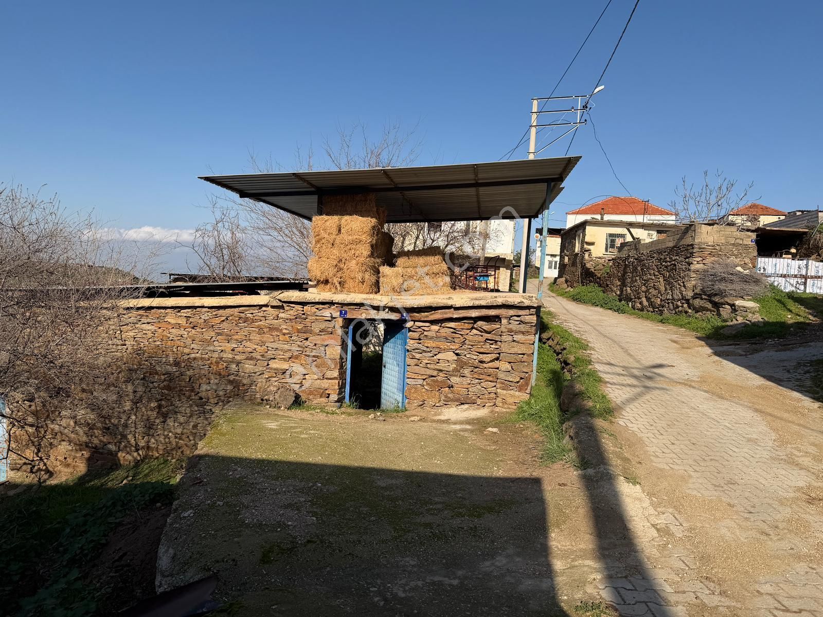 457 M² Arsa İçerisinde Kagir Ev + Ahır + Avlulu Yaşam - Görsel 6