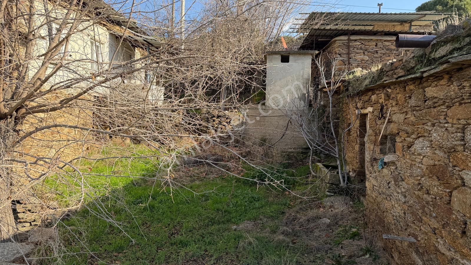 457 M² Arsa İçerisinde Kagir Ev + Ahır + Avlulu Yaşam - Görsel 32