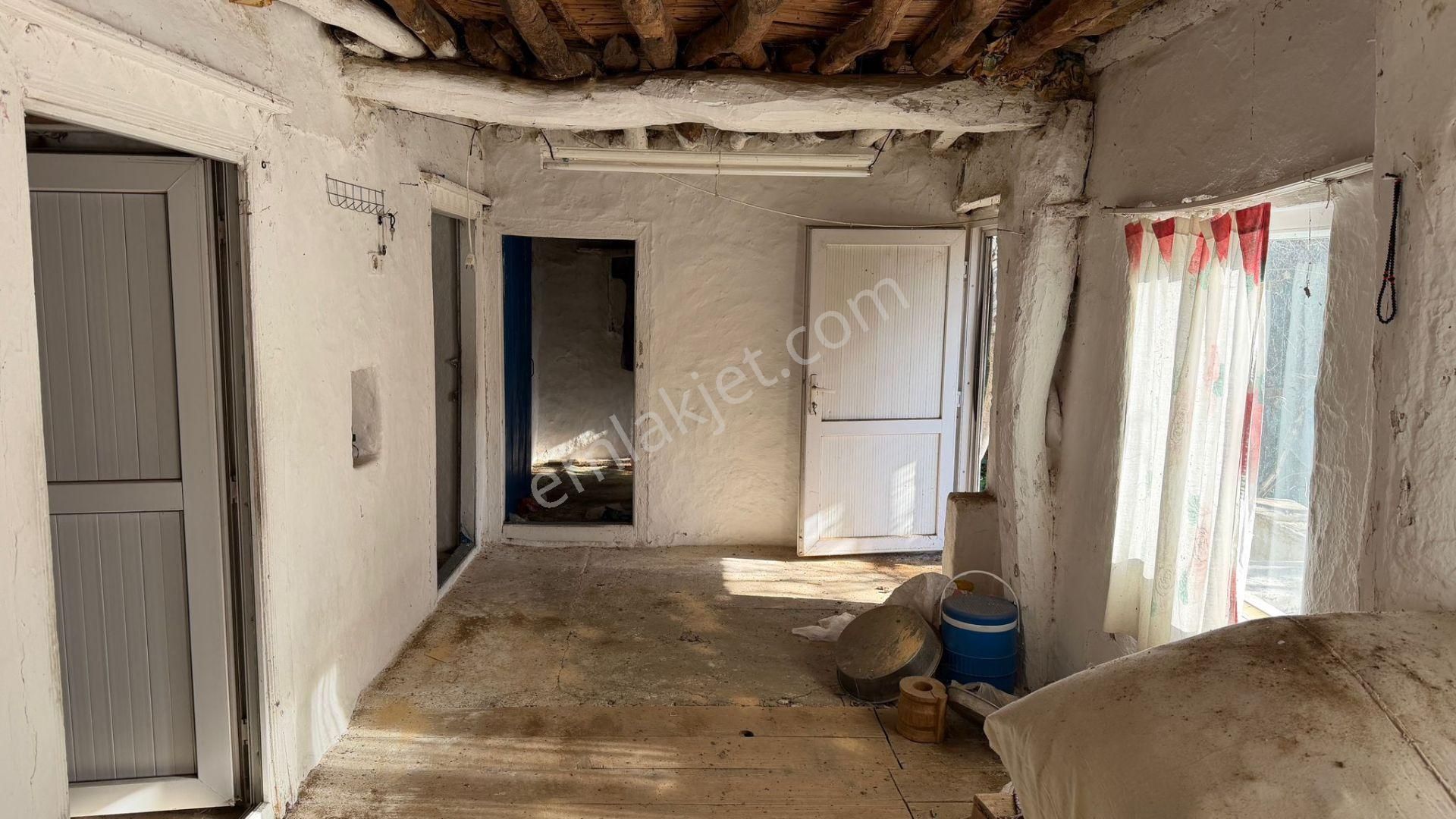 457 M² Arsa İçerisinde Kagir Ev + Ahır + Avlulu Yaşam - Görsel 12