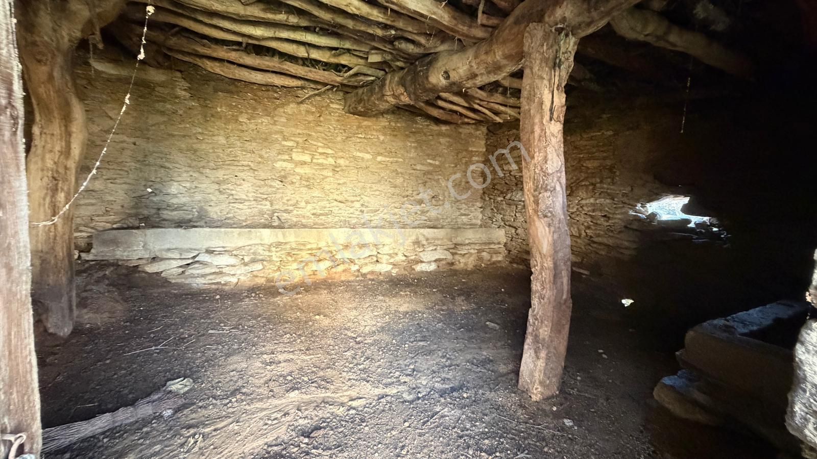 457 M² Arsa İçerisinde Kagir Ev + Ahır + Avlulu Yaşam - Görsel 34