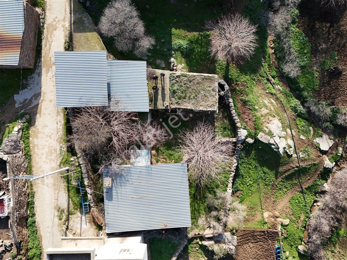 457 M² Arsa İçerisinde Kagir Ev + Ahır + Avlulu Yaşam - Görsel 5