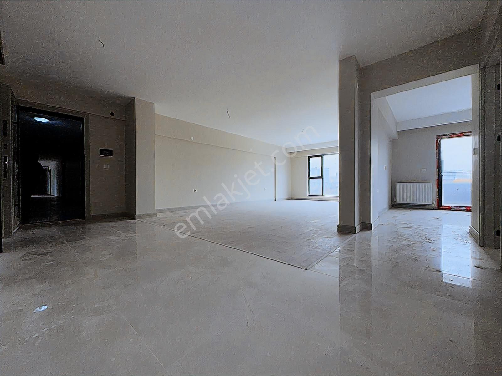 Adres Göksu Göl Manzaralı Satılık 4+1 Lüx Daire - Görsel 16