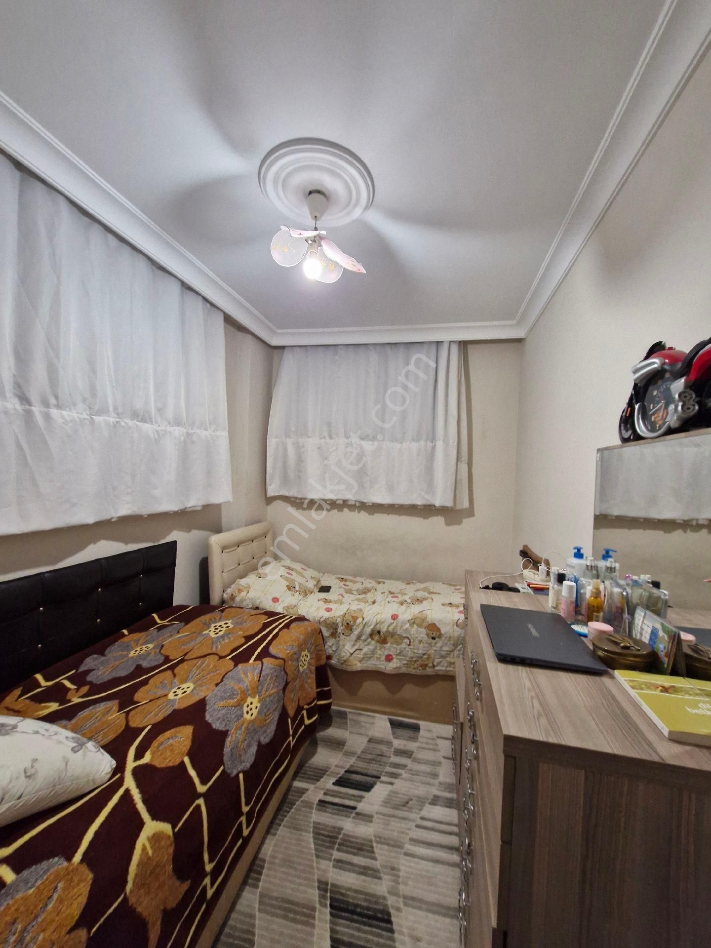 Küçükçekmece Yenimahalle De Satılık Asansörlü 2+1 Bahçekat Daire - Görsel 9