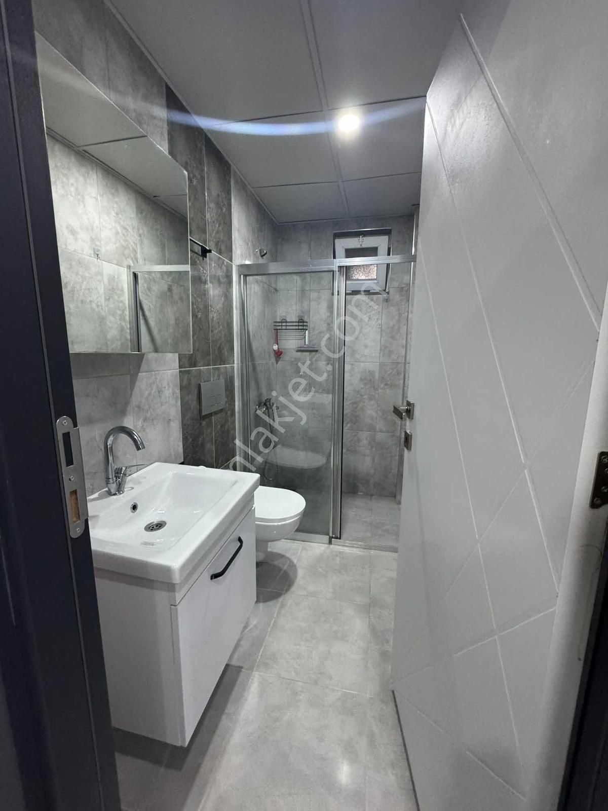 Ahatlı'da Arakat Asansörlü Full Eşyalı 1+1 Kiralık - Görsel 24