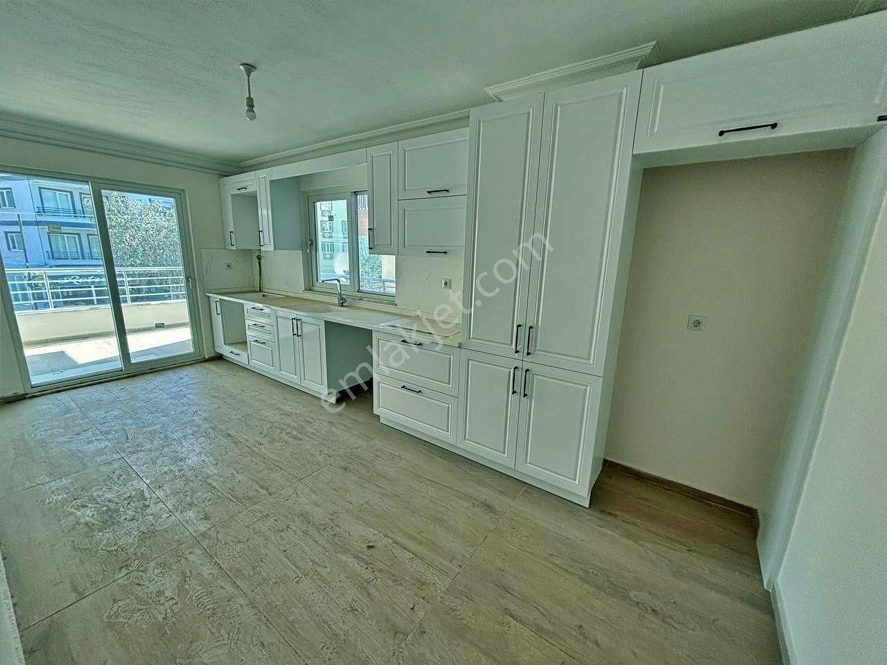 Uytundan Burhaniye Mahkeme Mahallesinde Arakat Satılık 3+1 Daire