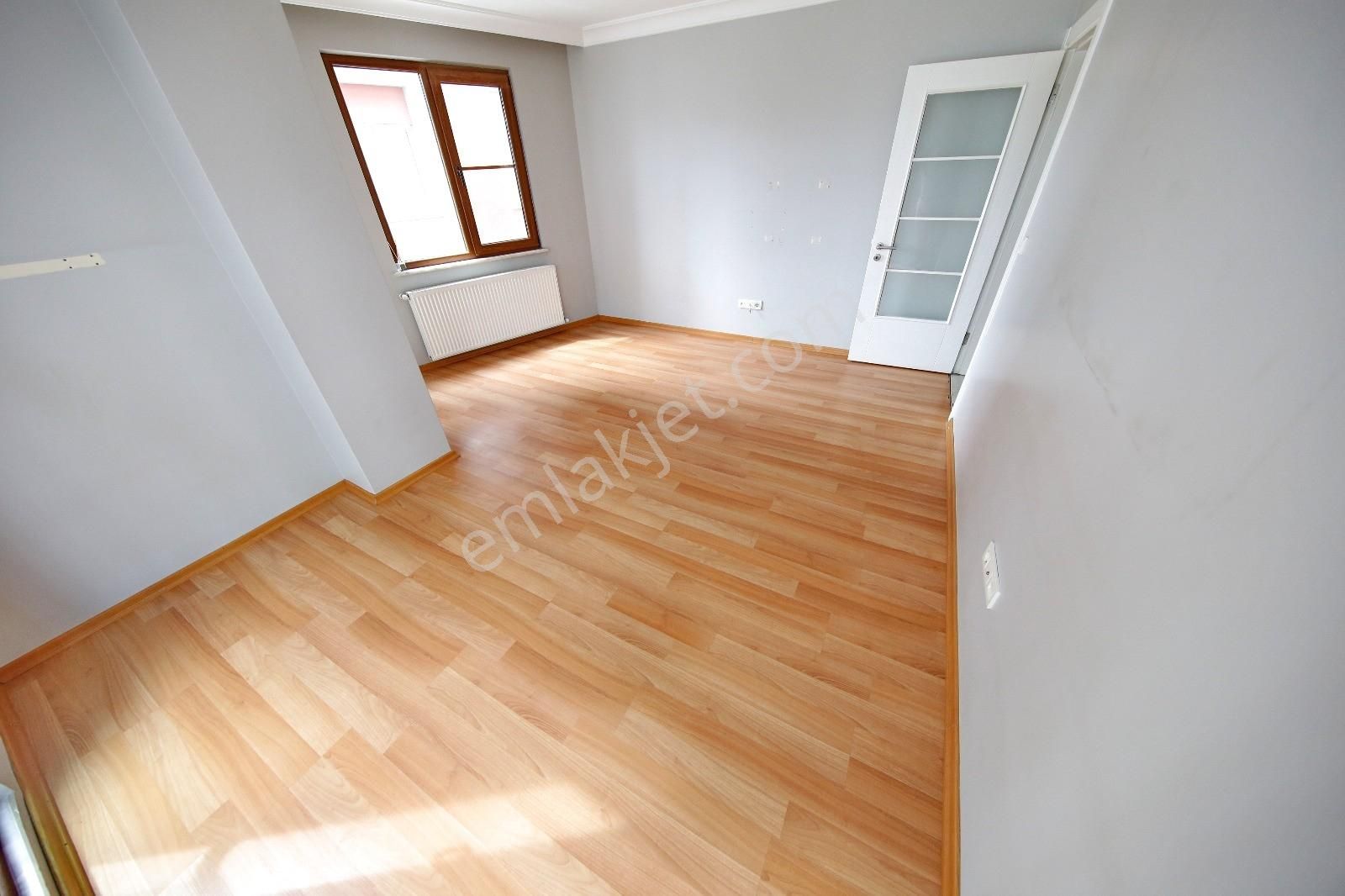 █ Konfor █ Küçükyalı Metroda,3. Katta, Balkonlu, 11 Yaşında 2+1 - Görsel 21