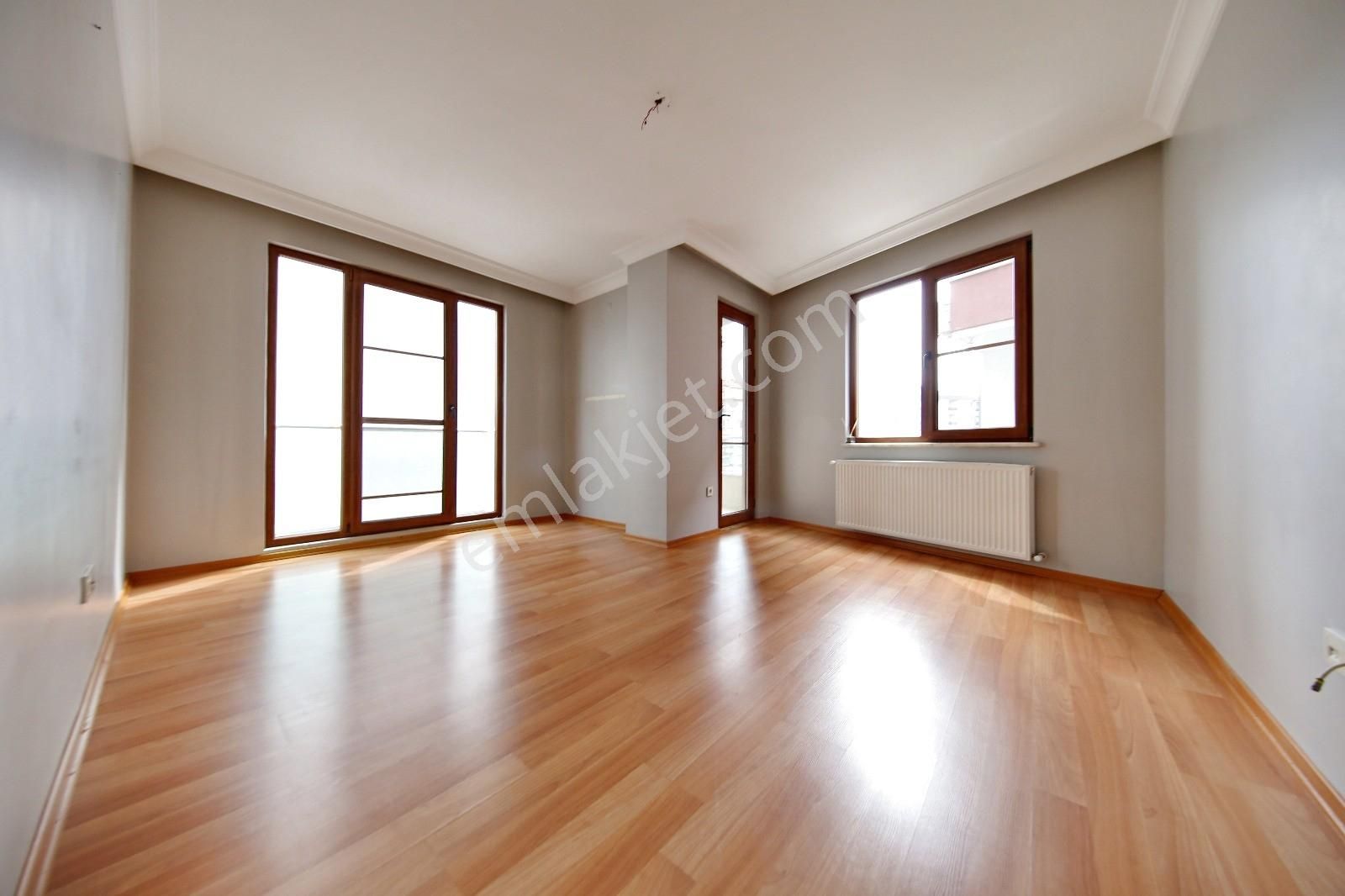 █ Konfor █ Küçükyalı Metroda,3. Katta, Balkonlu, 11 Yaşında 2+1