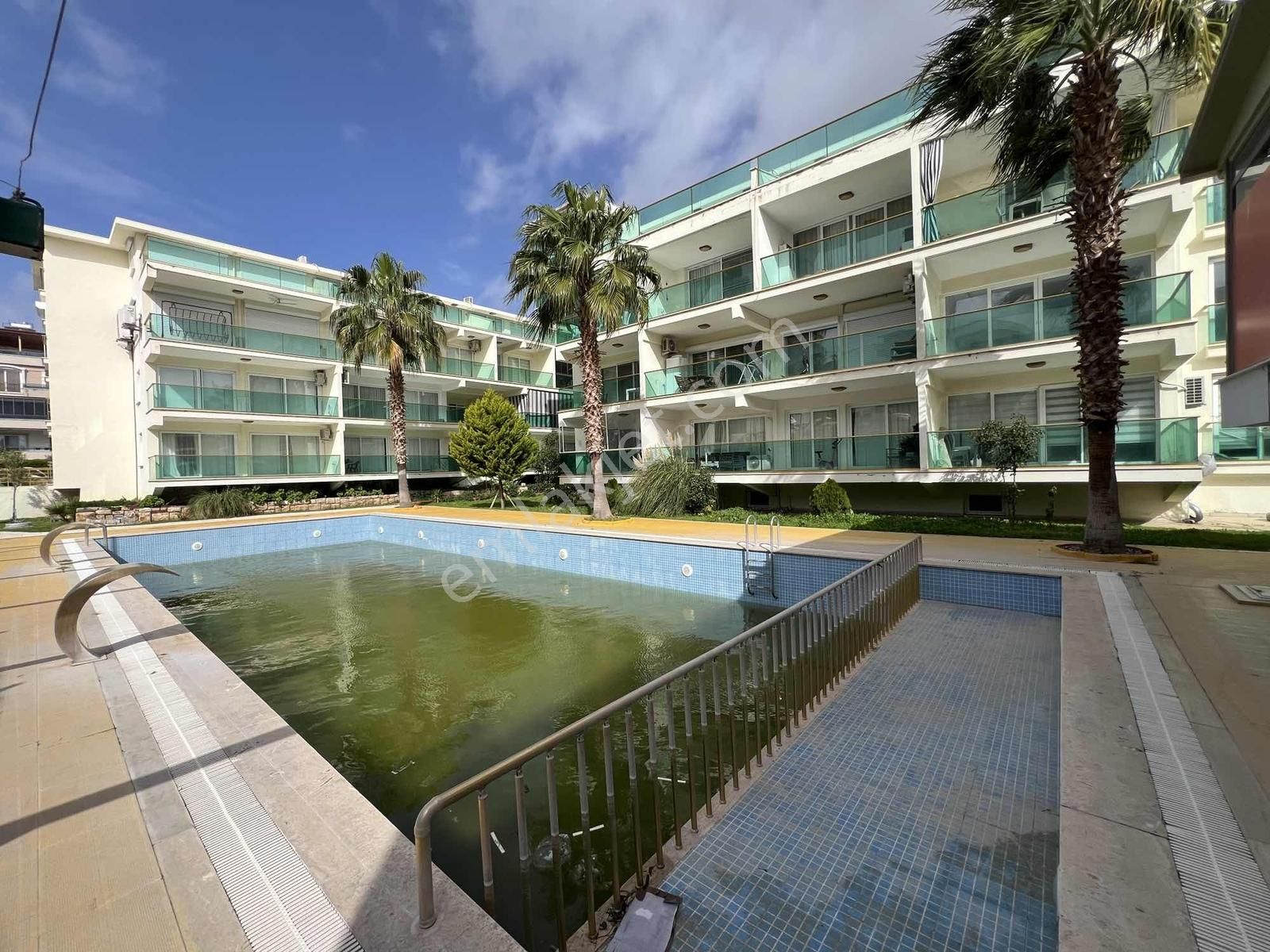 Didim Altınkumda Havuzlu Sitede Asansörlü 3+1 Dubleks Daıre