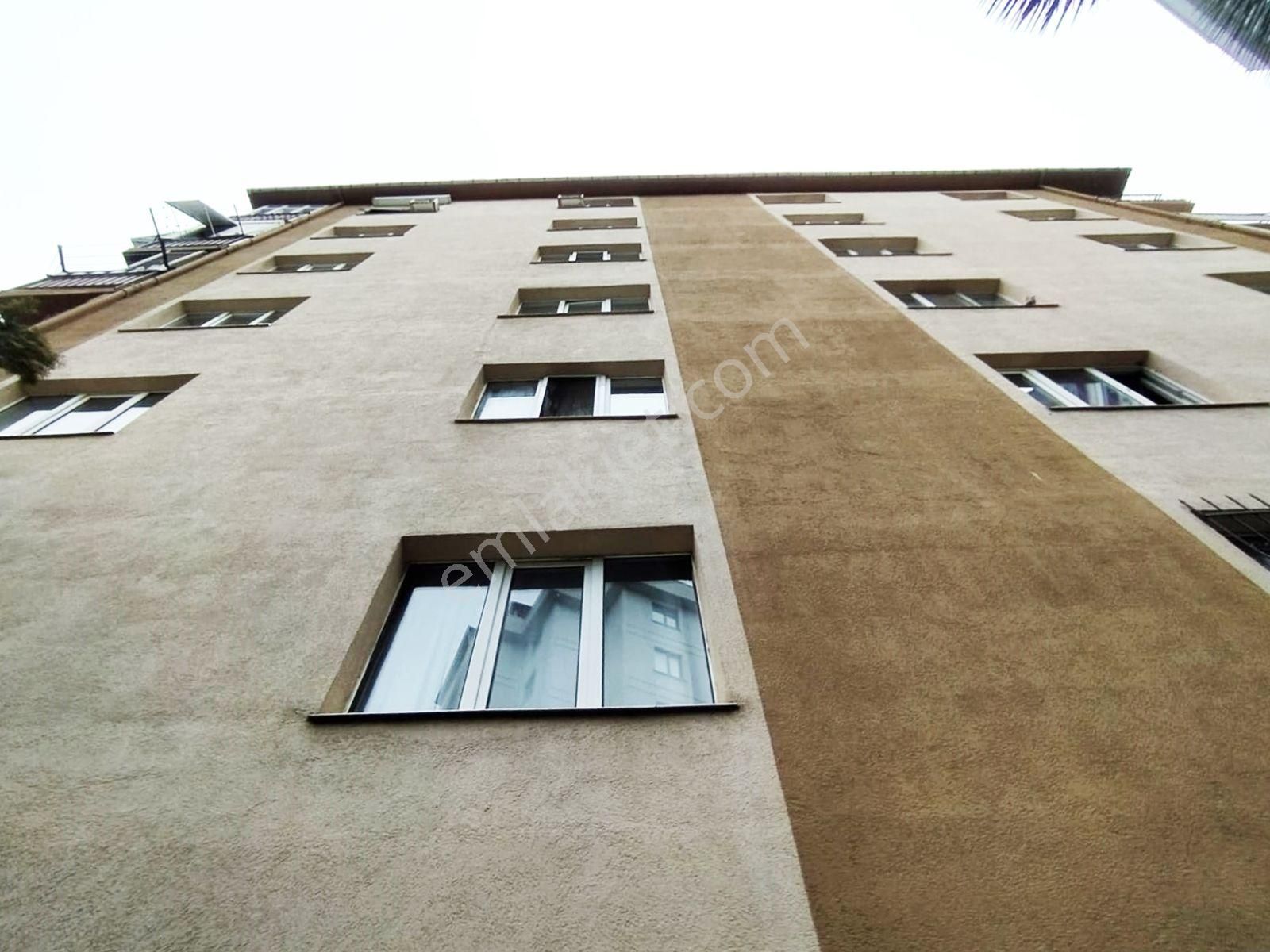 Mertcan Dan Yakacık Meydana Yürüme Arakat 3+1 Balkonlu Kiralık