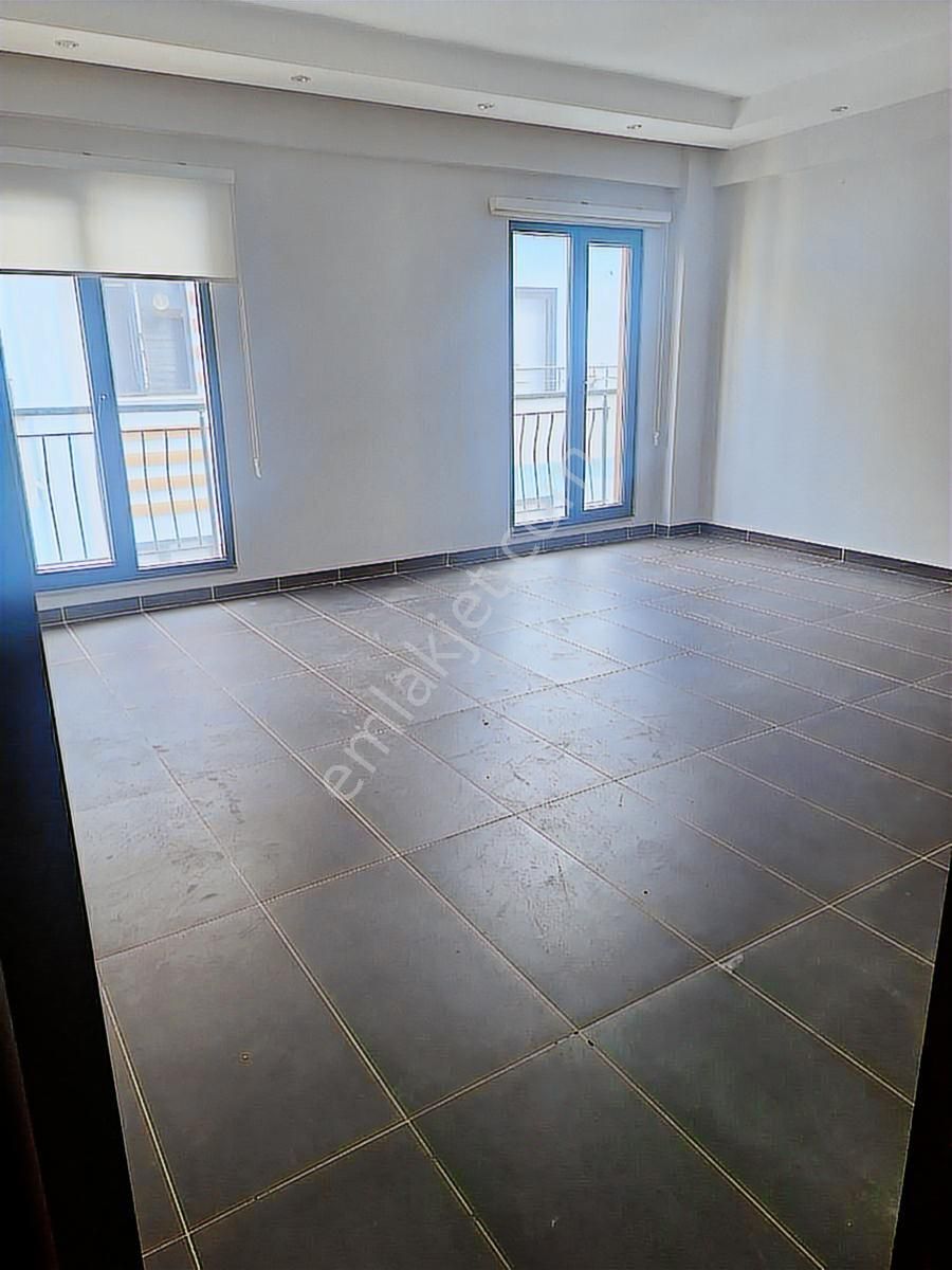 Bahçelievler Mahallesi Öğretmenevi Yakınında Satılık 4+1 Dublex