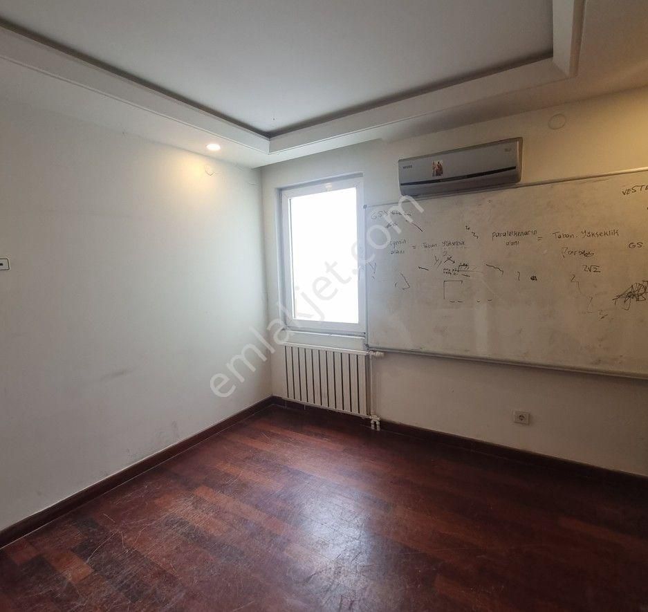 Bahçeşehir Badem 16 Sitesinde Satılık 9+1 Villa - Görsel 2