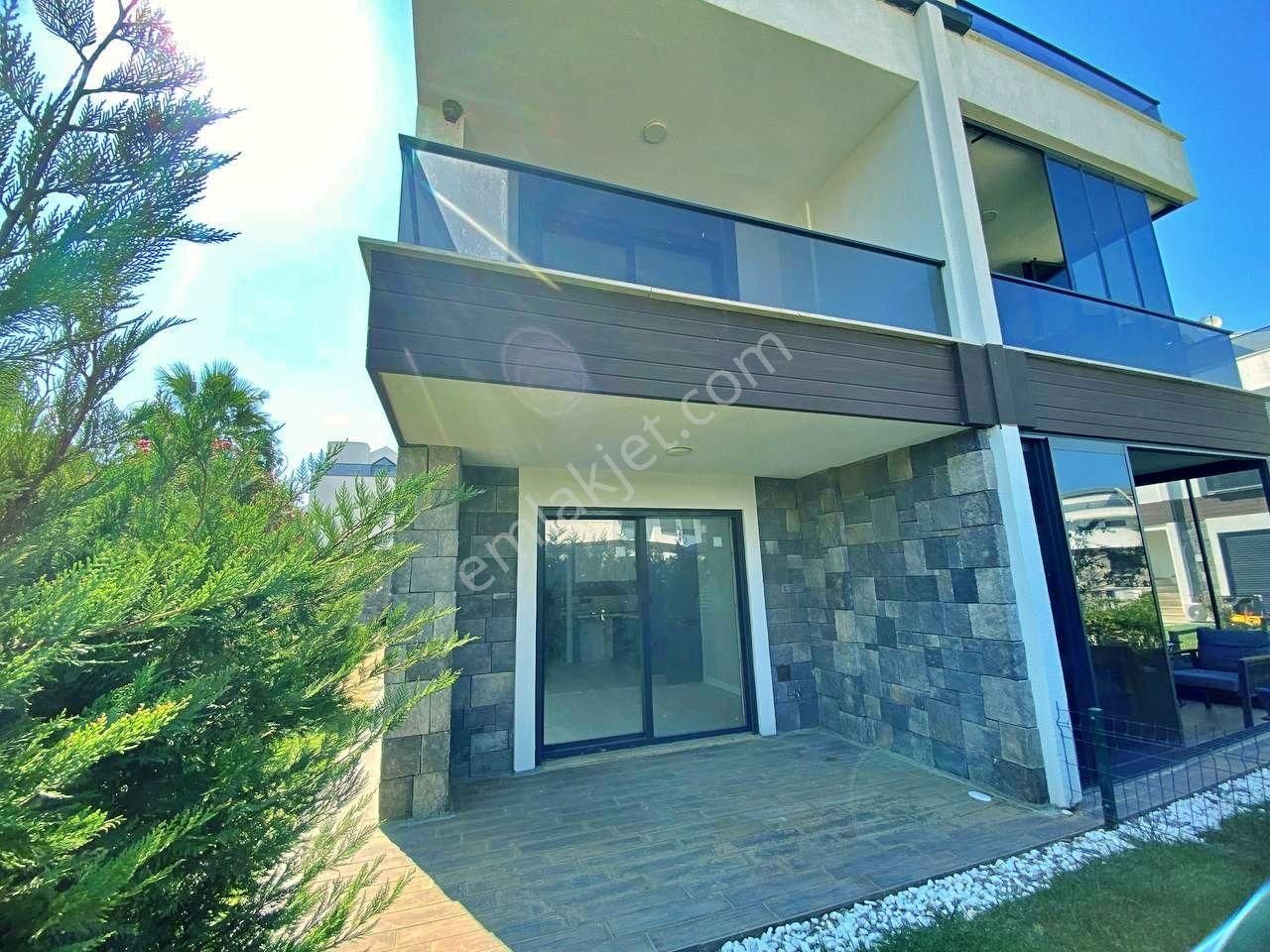 Uytun'dan Pelitköyde Denize Sıfır Havuzlu Bahçeli 1+1 Lüks Daire - Görsel 13