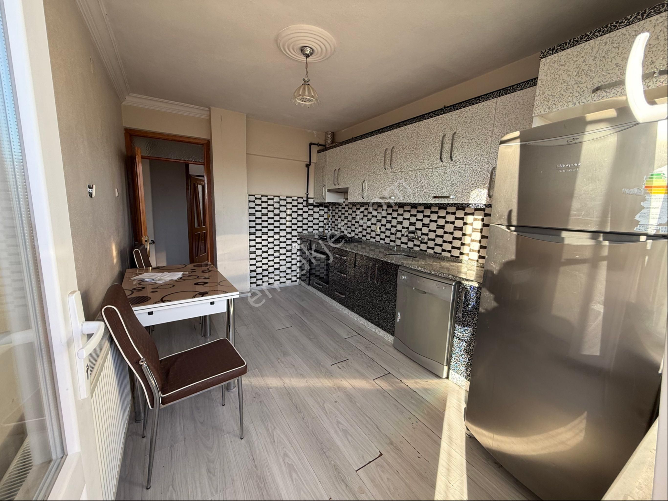 Akhisar Reşatbey’de Satılık Doğalgazlı 3+1 Masrafsız Daire - Görsel 2