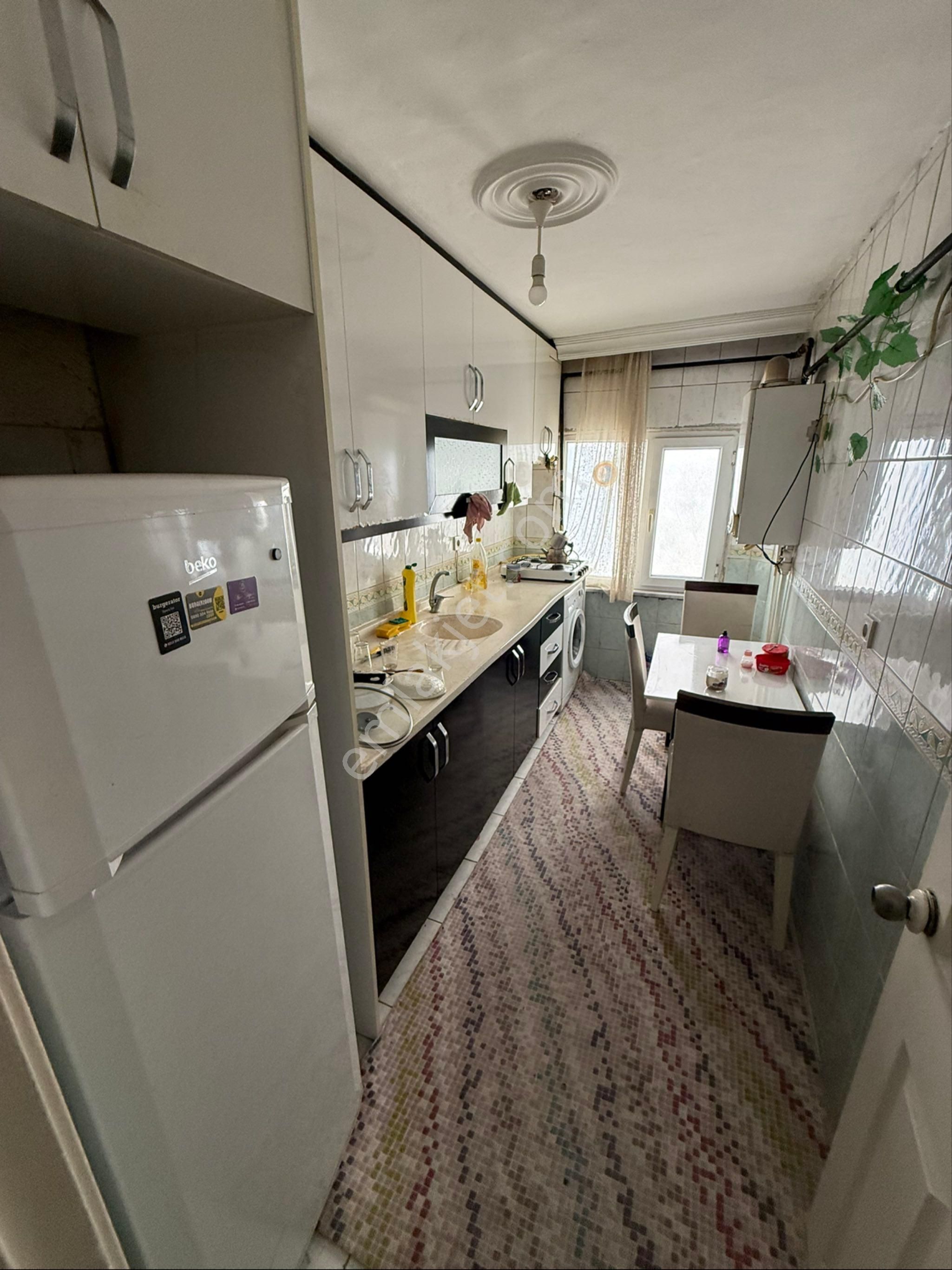 Hürriyet Mahallesinde 2005 Yapım Eşyalı 2+1 Kiralık Daire - Görsel 14