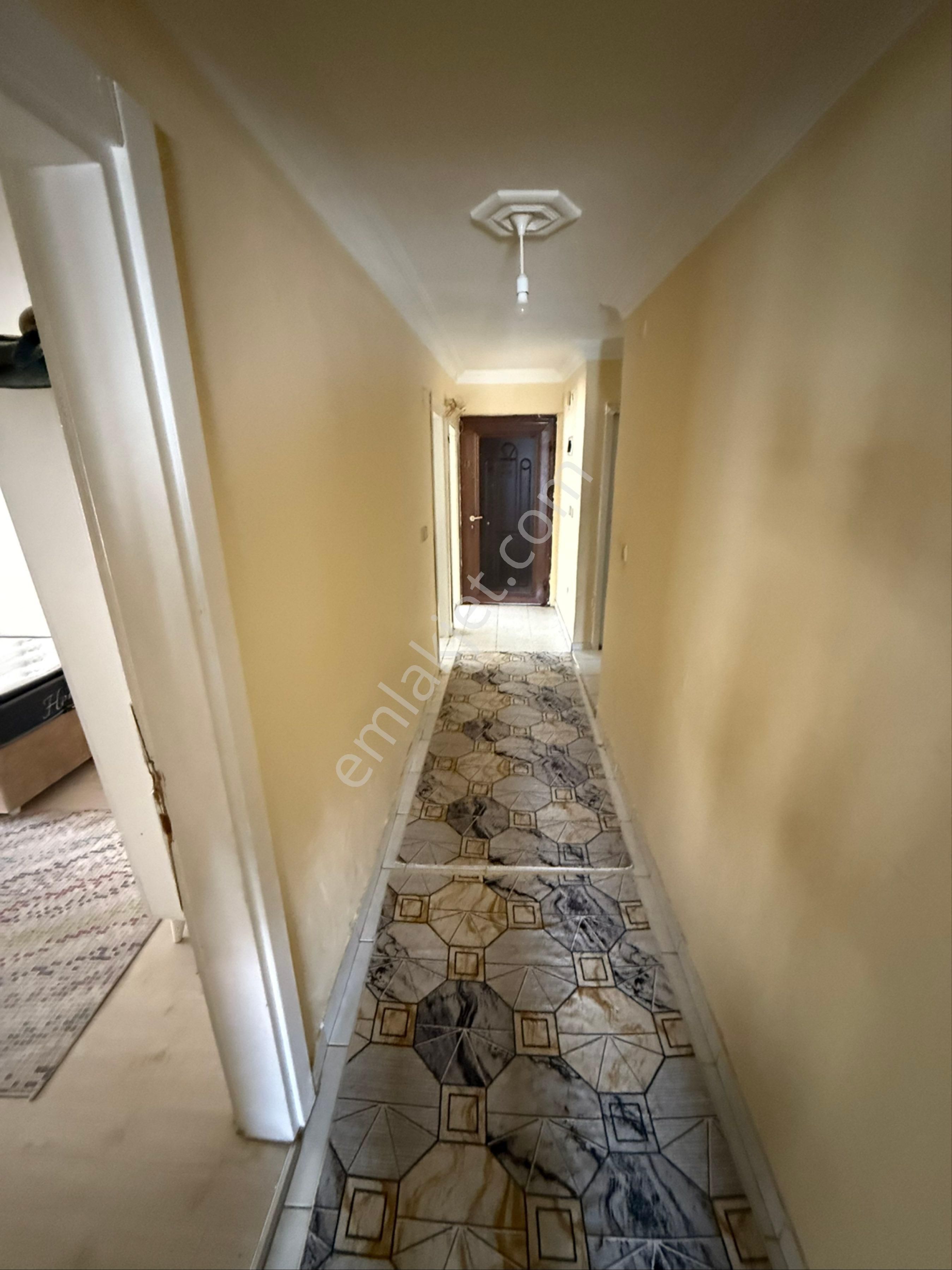 Hürriyet Mahallesinde 2005 Yapım Eşyalı 2+1 Kiralık Daire - Görsel 7